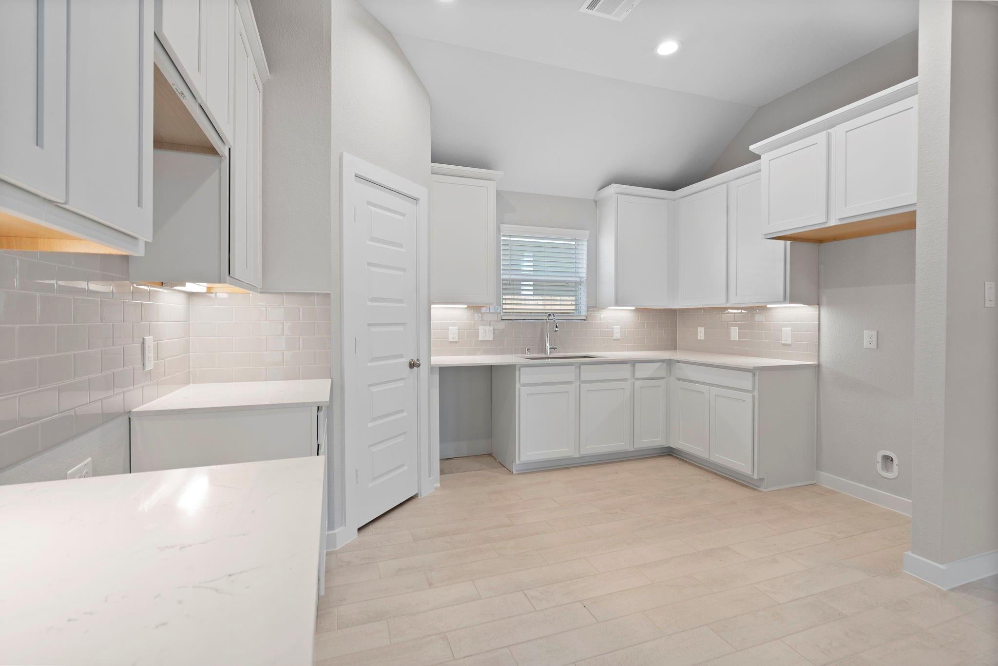 6526 Cypress Landing Ln, Humble, TX 77338 photo