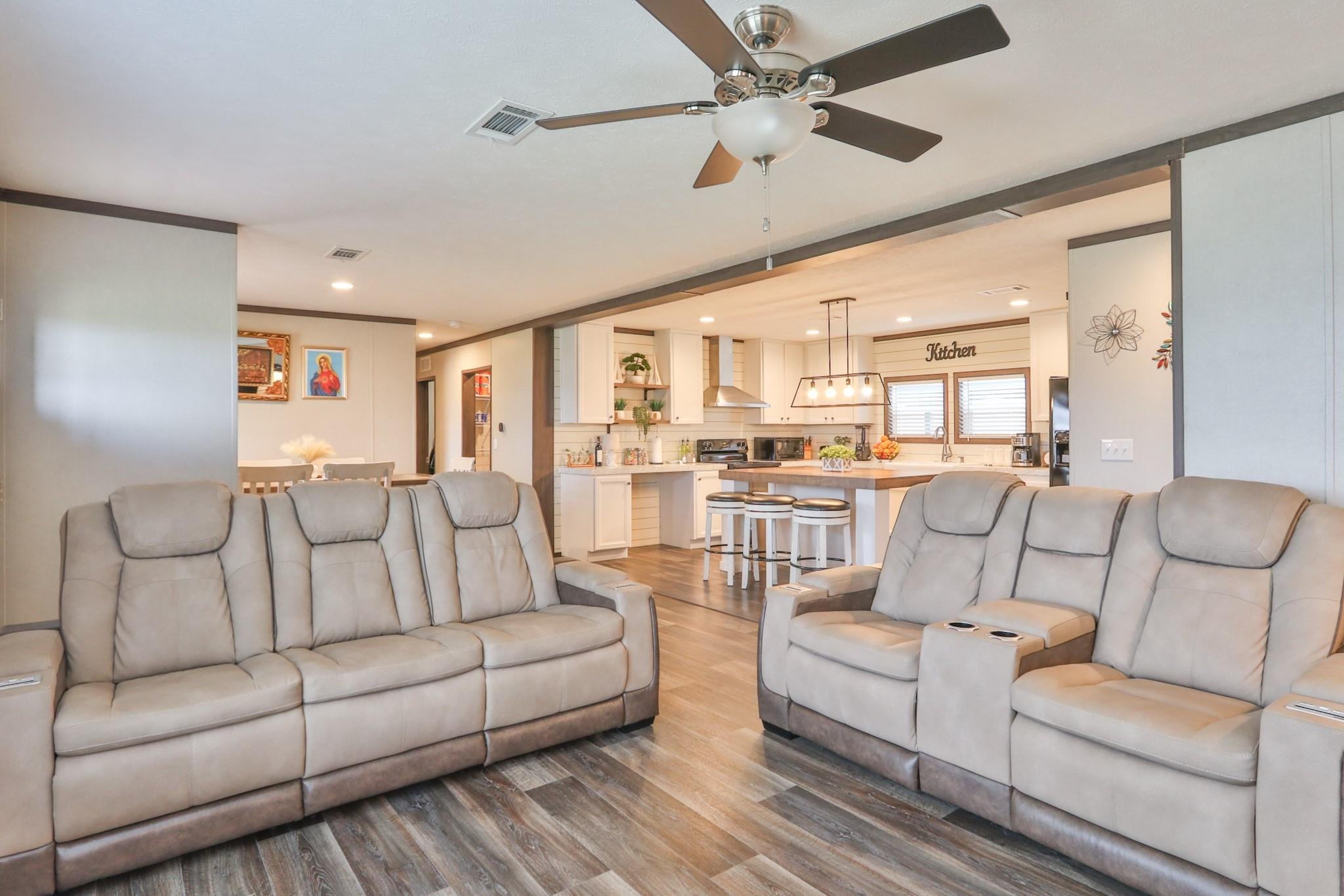 15211 Linda Ln, Santa Fe, TX 77517 photo