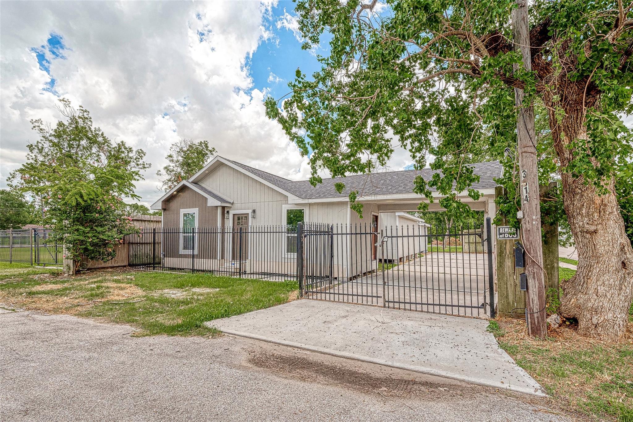 3014 Delia St, Houston, TX 77026 photo