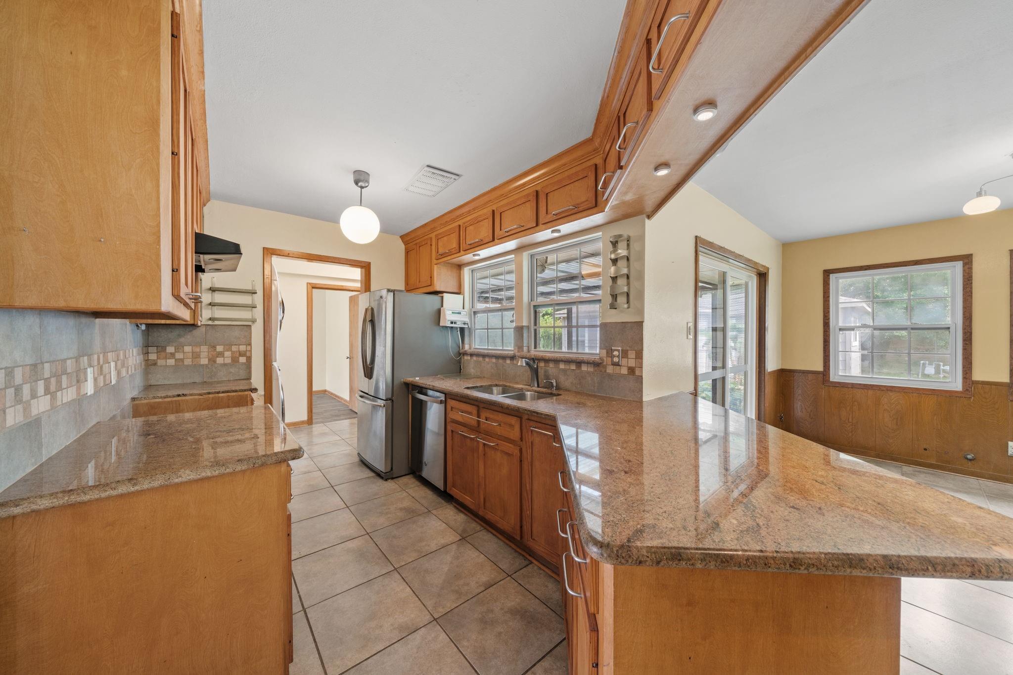 2707 Droxford Dr, Houston, TX 77008