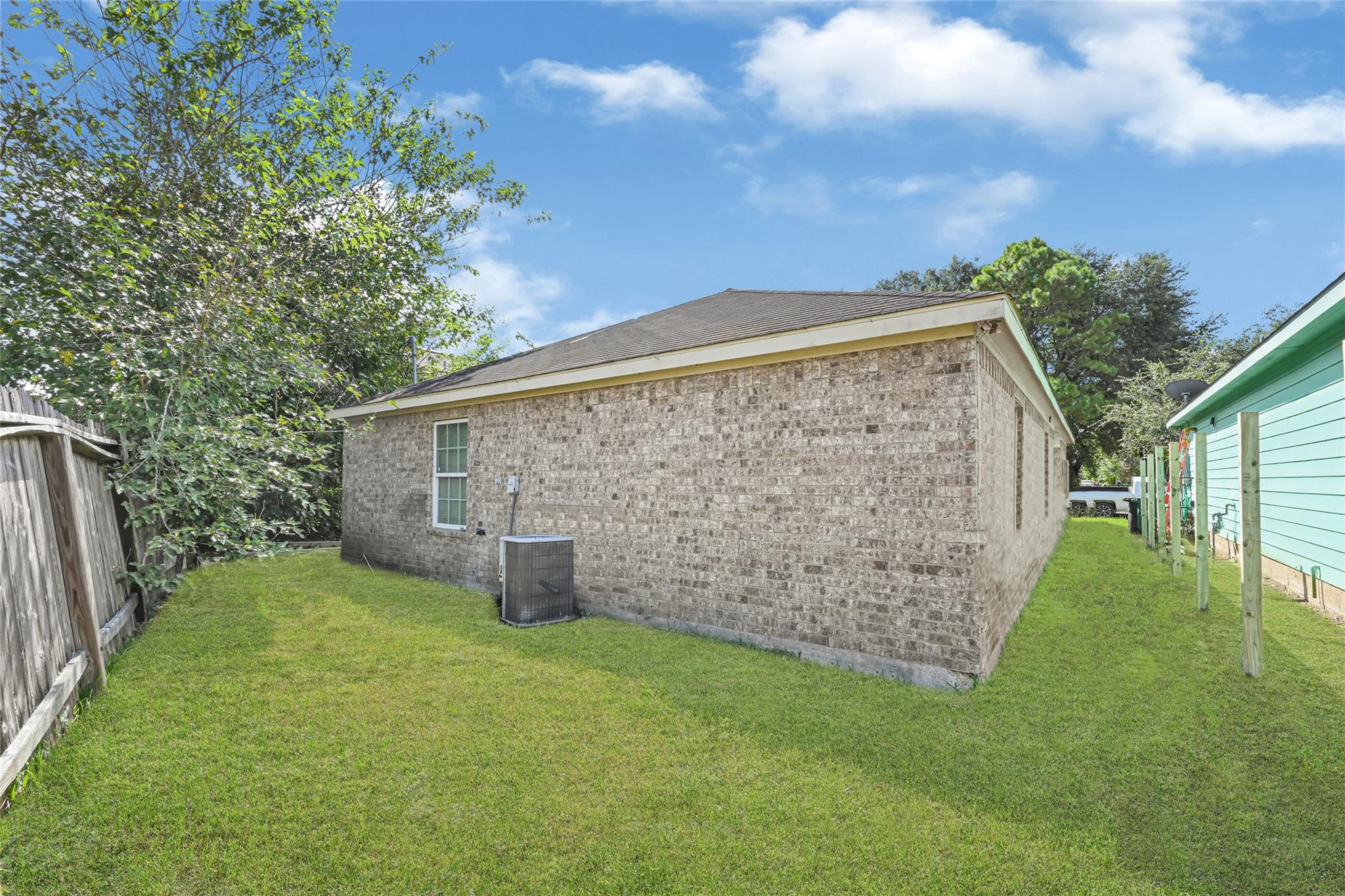 6610 Schambray St, Houston, TX 77085 photo
