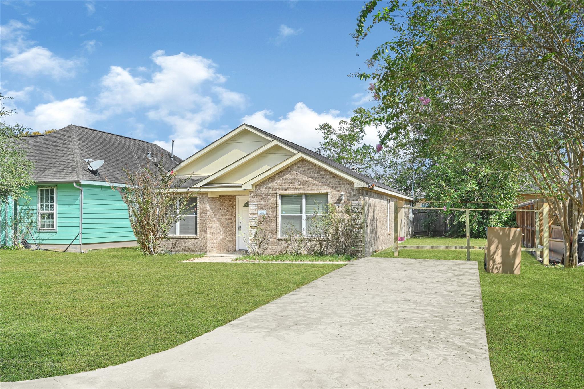 6610 Schambray St, Houston, TX 77085 photo