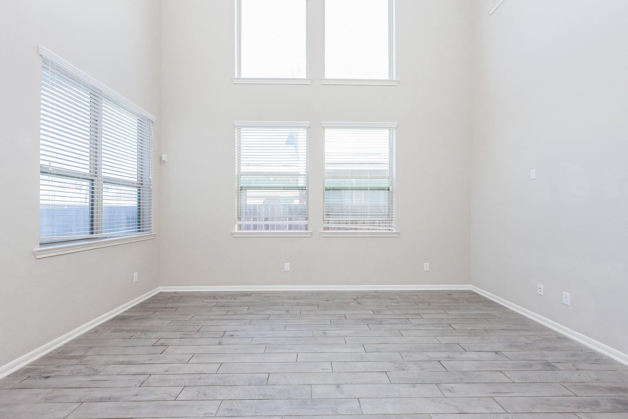 1632 Summer City Dr, Houston, TX 77047 photo