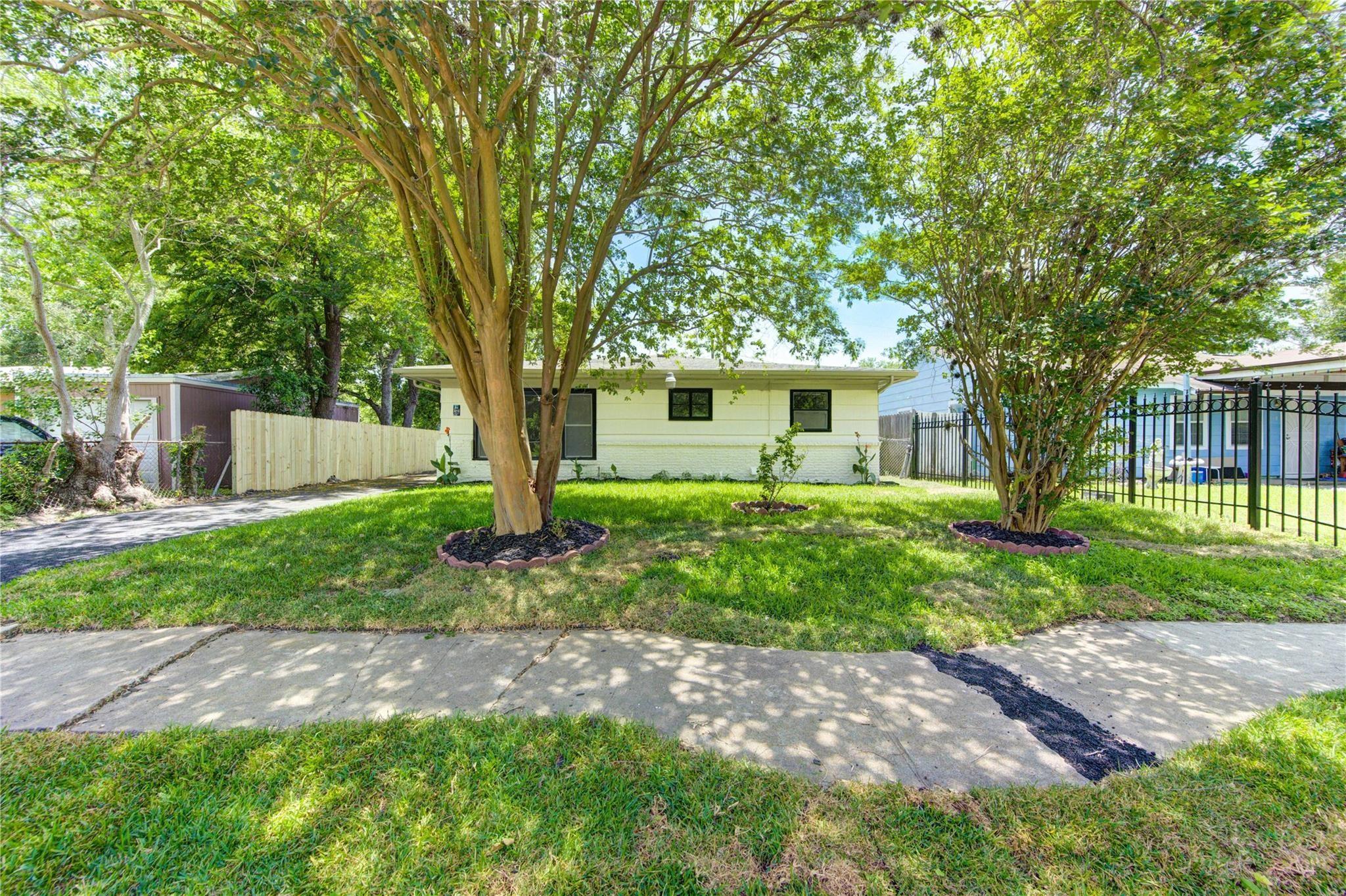 4914 Pershing St, Houston, TX 77033 photo