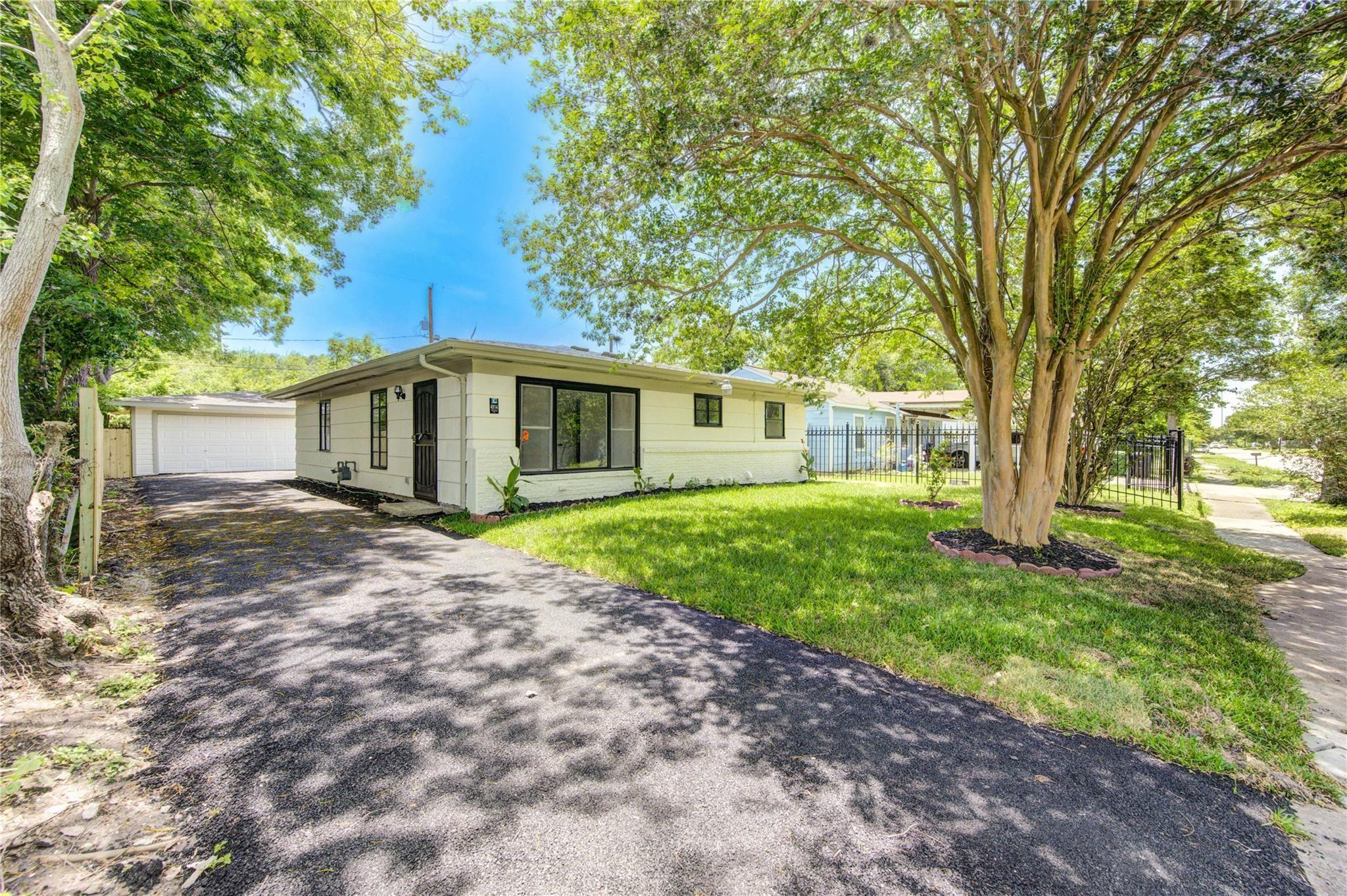 4914 Pershing St, Houston, TX 77033 photo