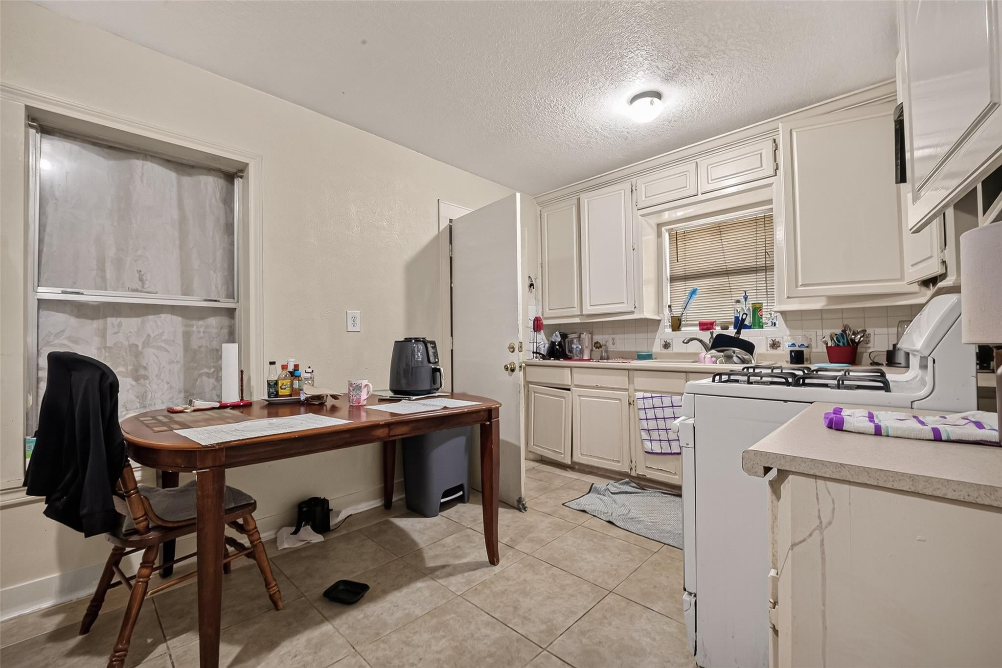 528 Caplin St, Houston, TX 77022 photo