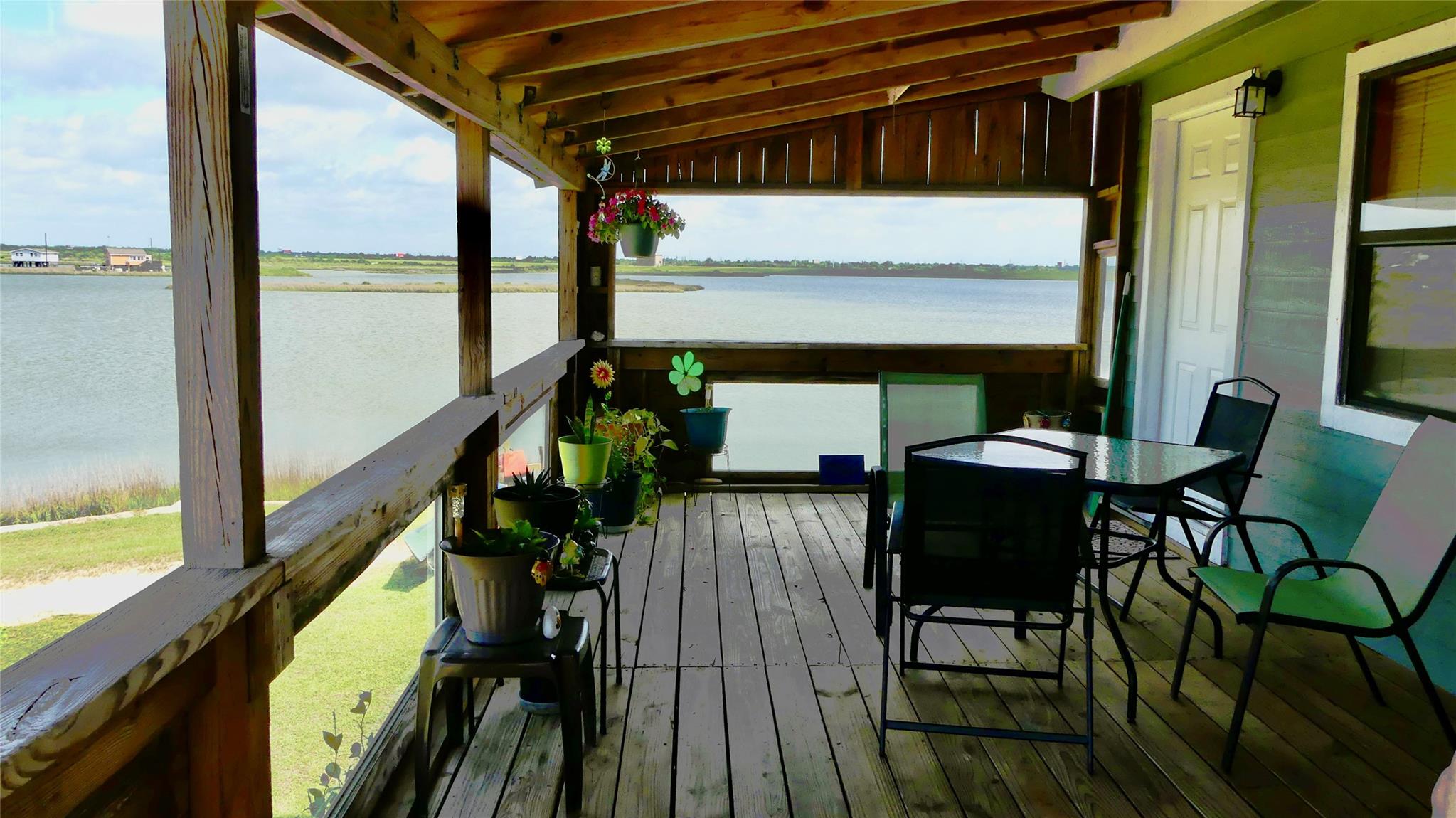 4432 Swan St, Hitchcock, TX 77563