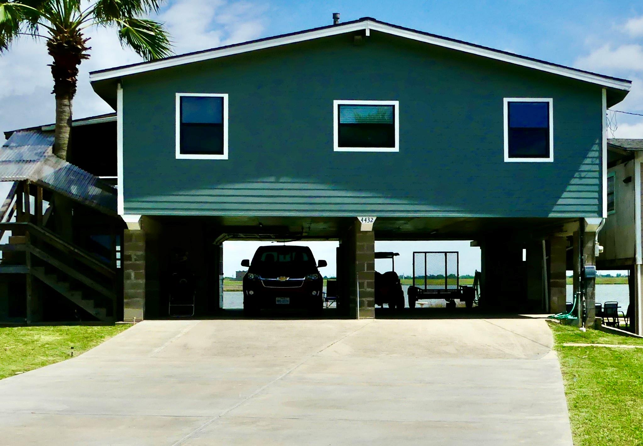 4432 Swan St, Hitchcock, TX 77563 photo
