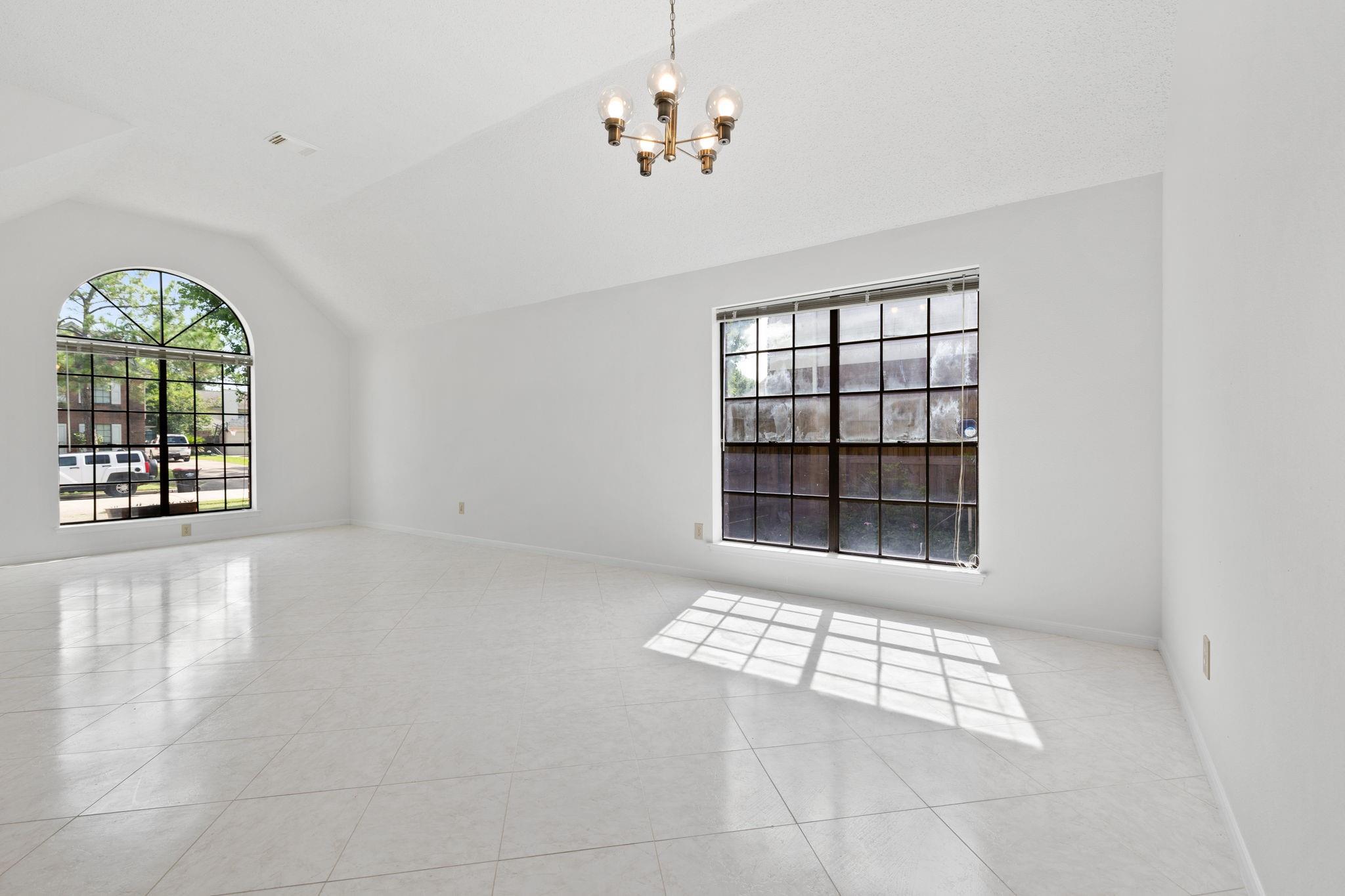 15107 Berkshire Green Dr, Houston, TX 77083 photo