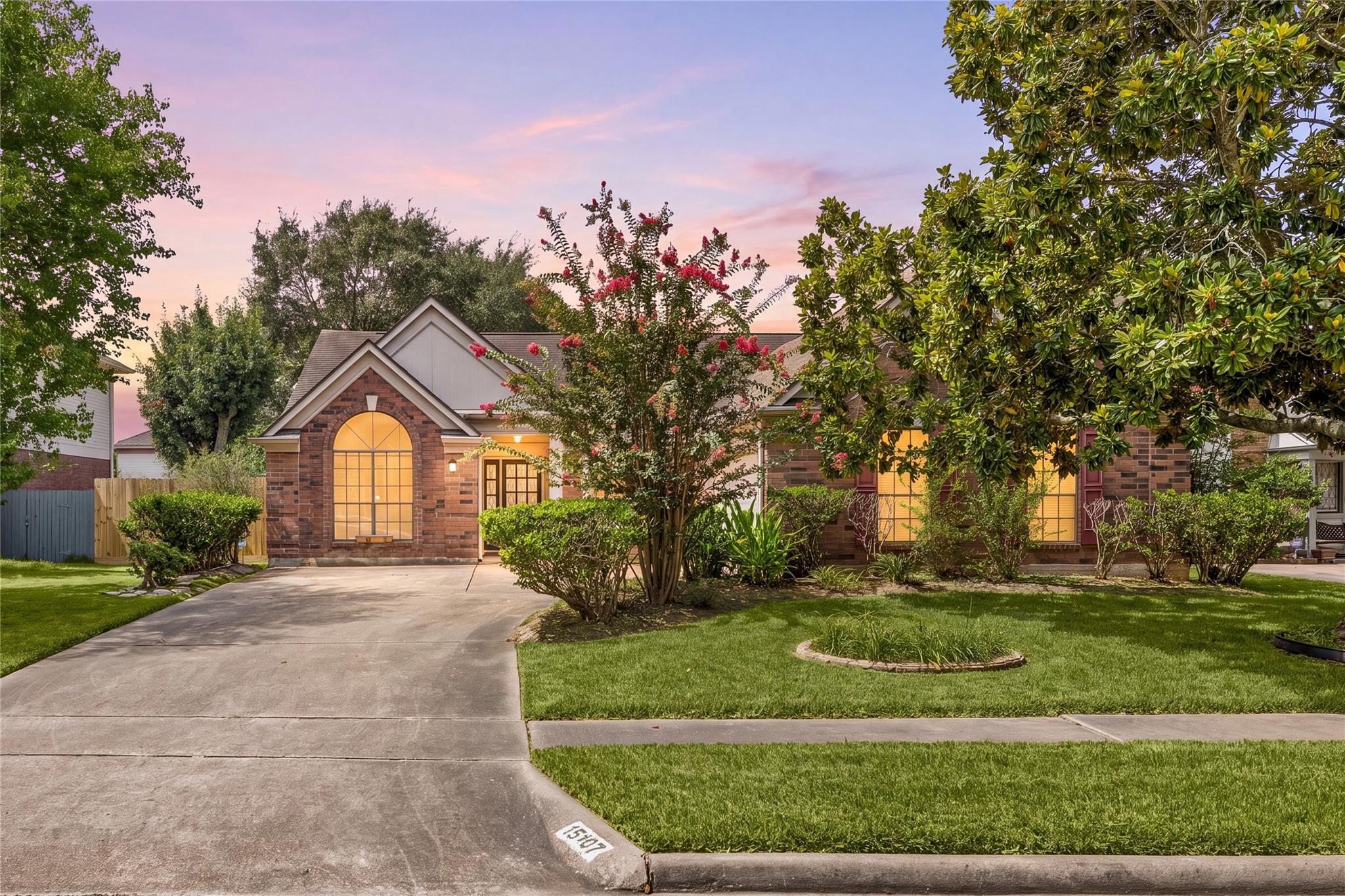 15107 Berkshire Green Dr, Houston, TX 77083
