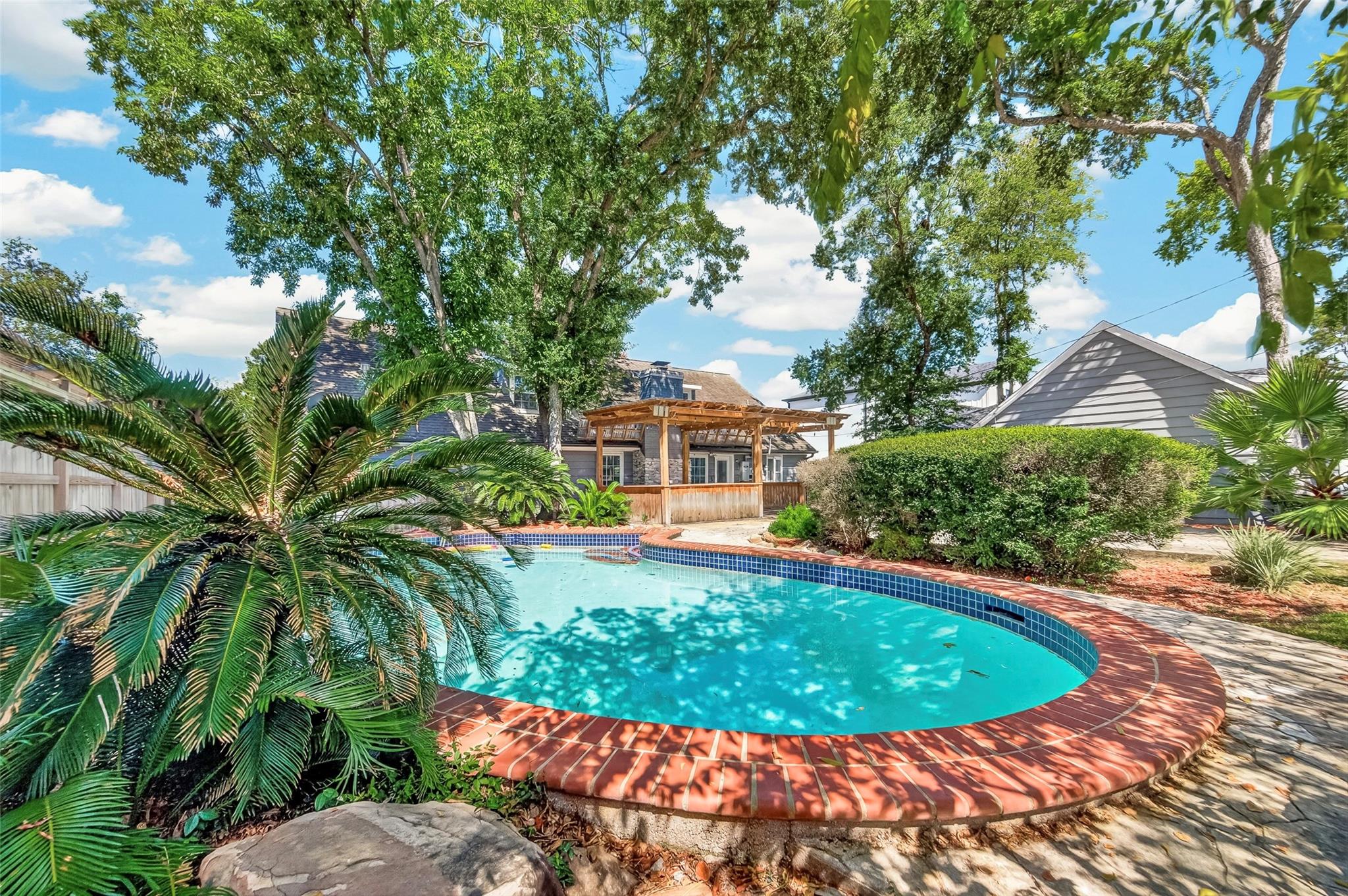 418 Wilcrest Dr, Houston, TX 77079