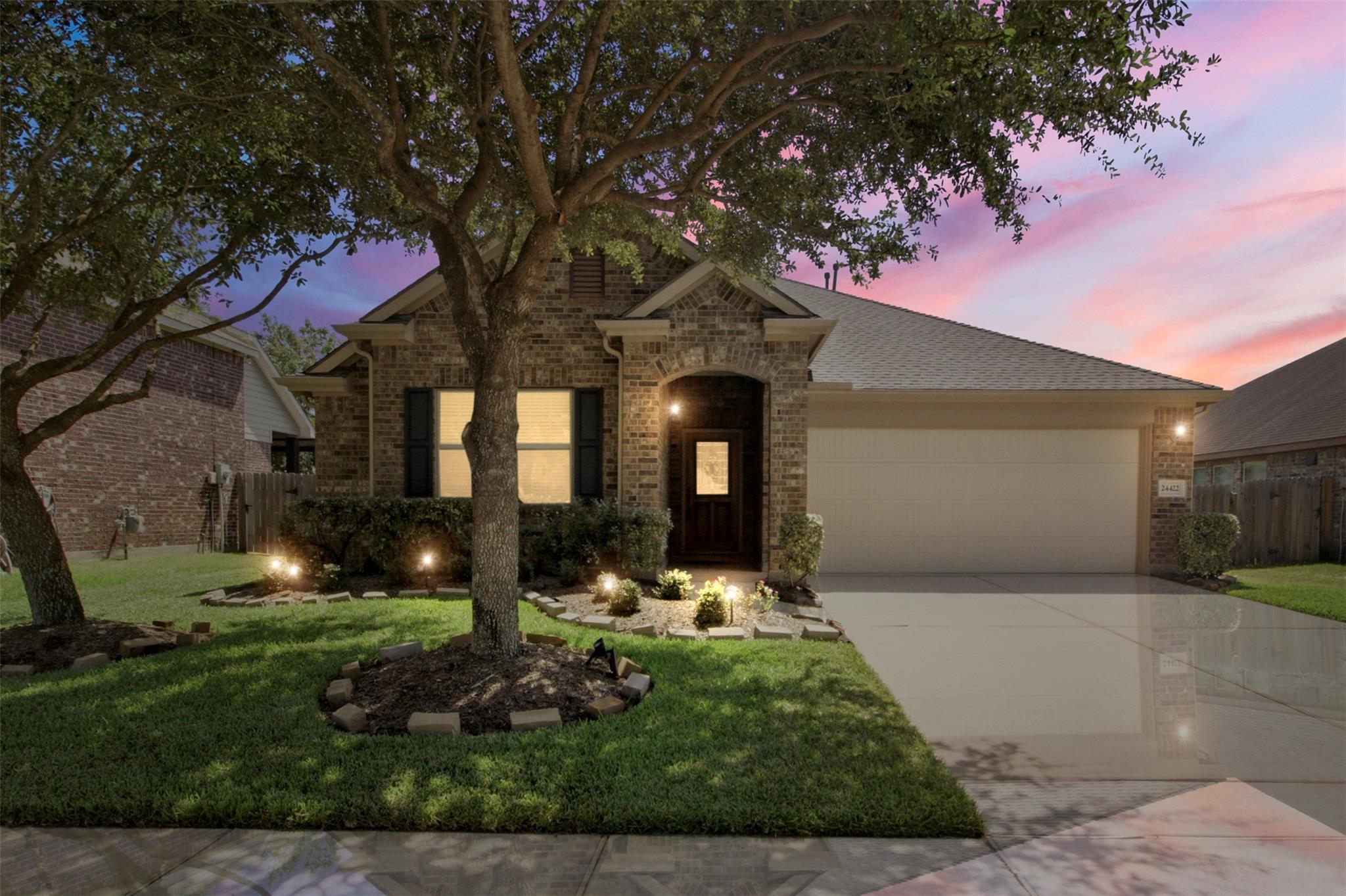 24422 Myrtle Creek Falls, Tomball, TX 77375