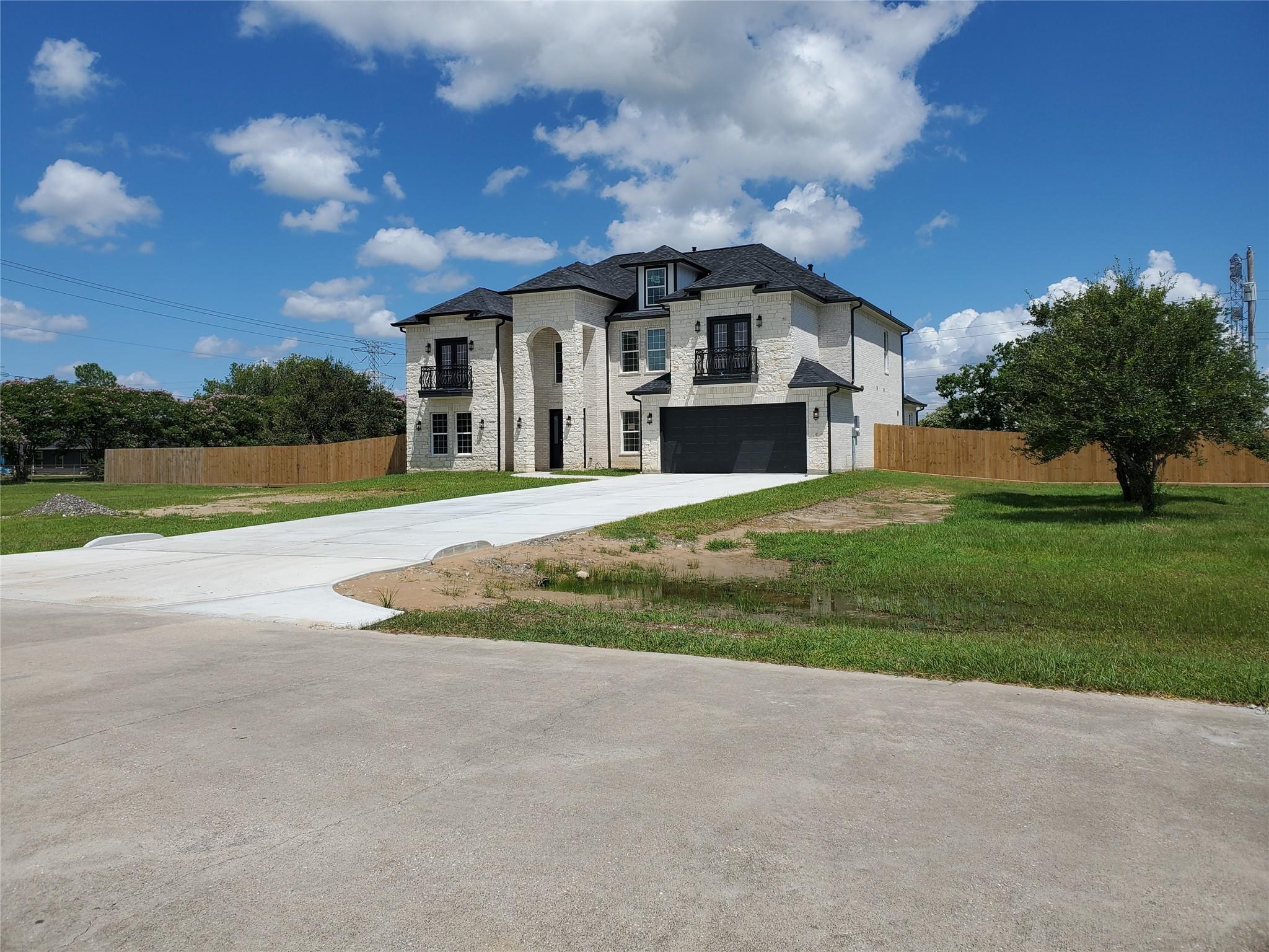 1714 Mackey Dr, Dickinson, TX 77539 photo