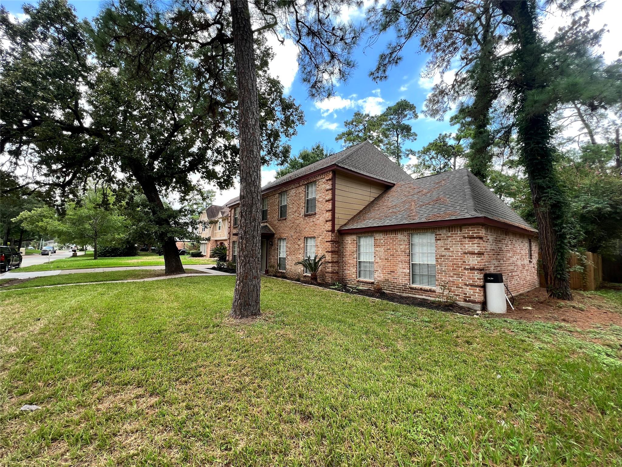 1506 Castlerock Dr, Houston, TX 77090 photo