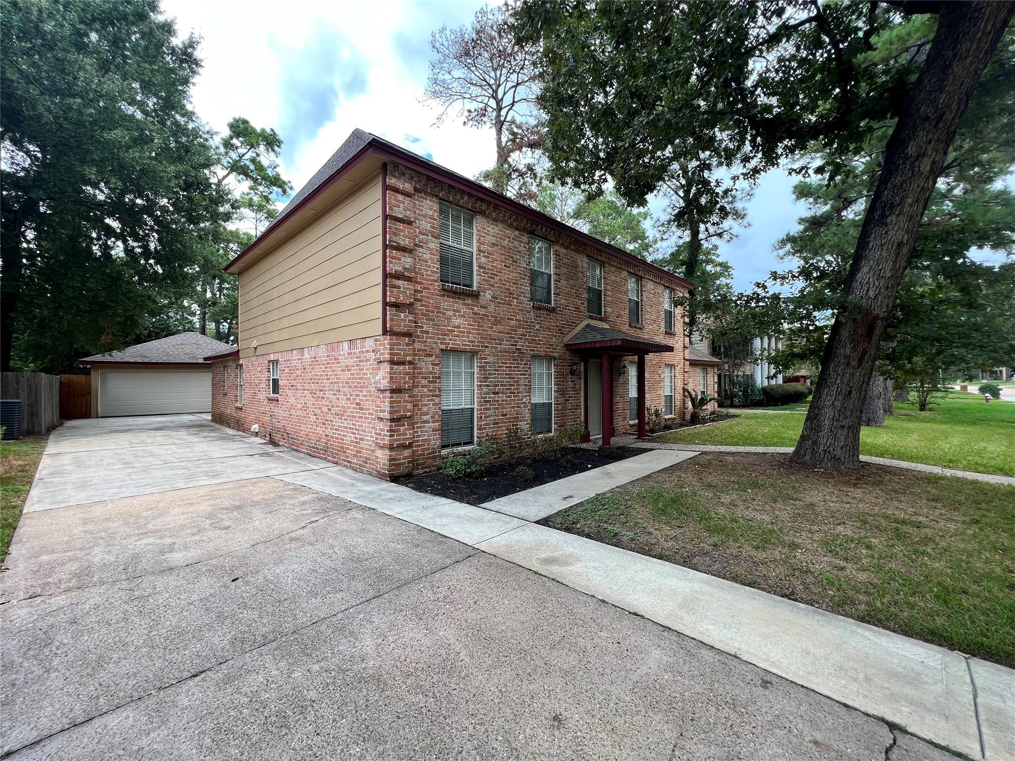 1506 Castlerock Dr, Houston, TX 77090 photo