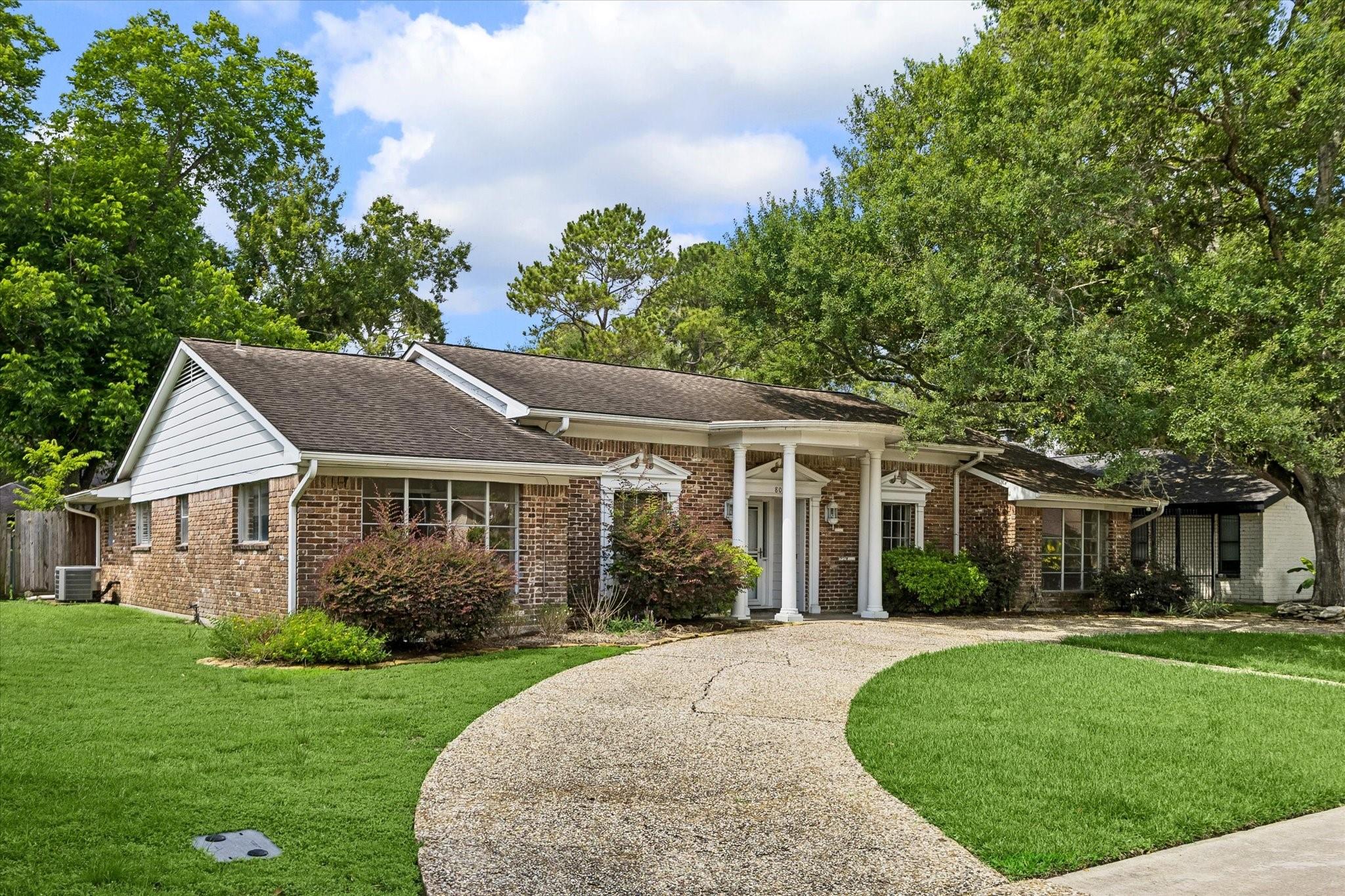 8015 Burning Hills Dr, Houston, TX 77071 photo