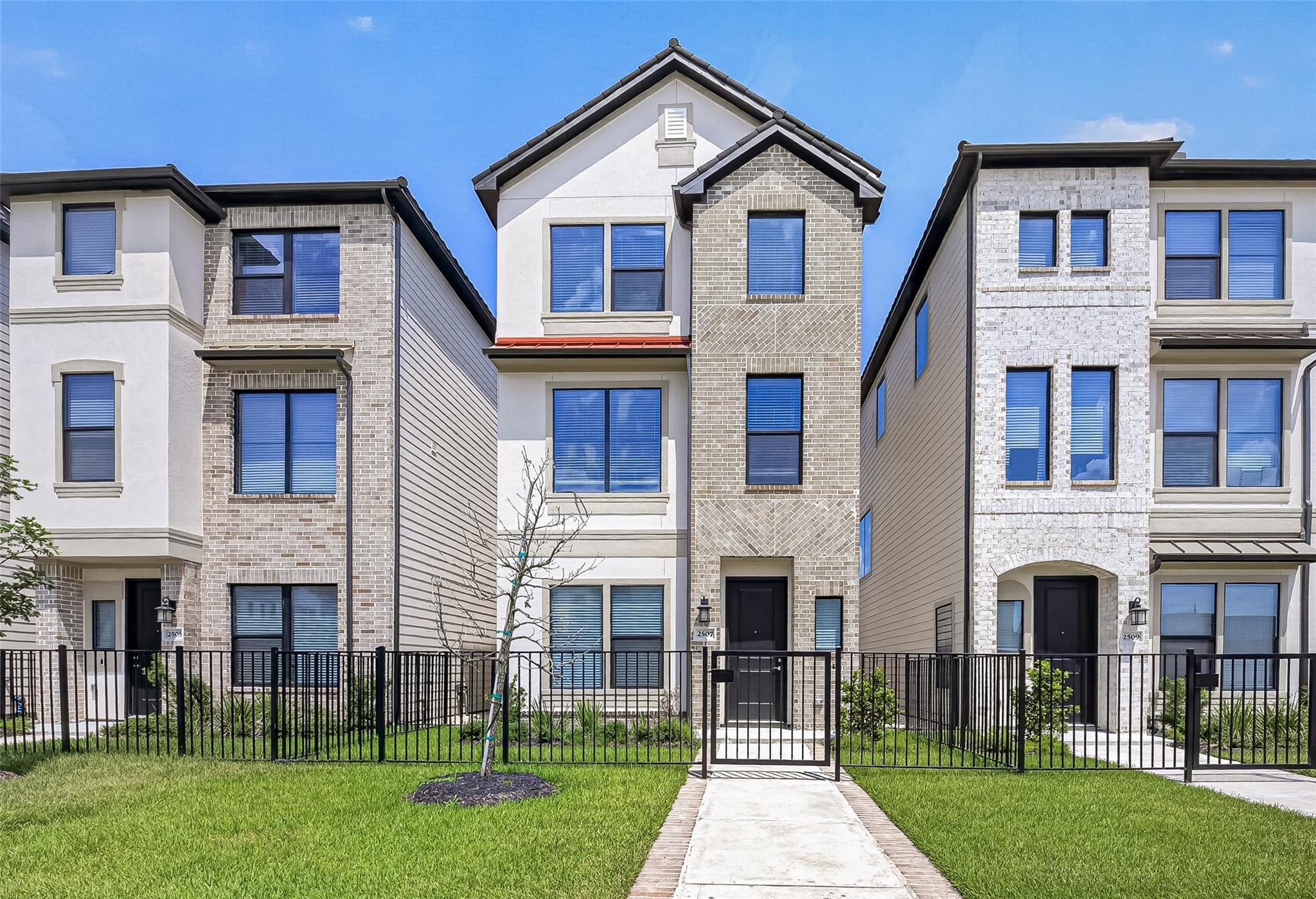 2507 Grey Willow Trl, Houston, TX 77077