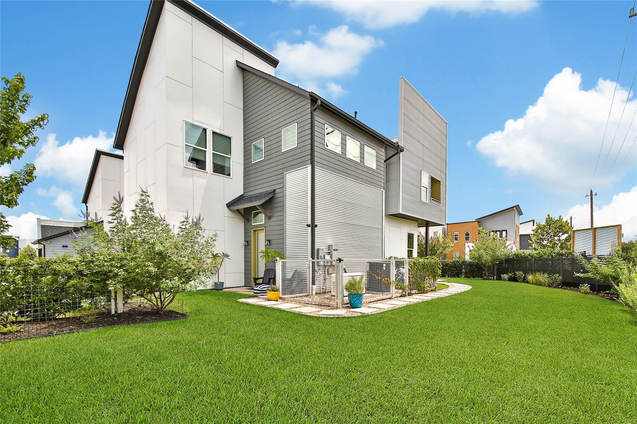9847 Mocking Bird Hill Ln, Houston, TX 77080