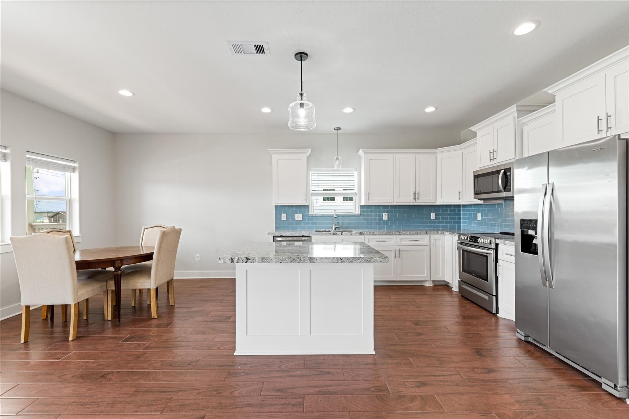 9614 Teichman Rd, Galveston, TX 77554 photo