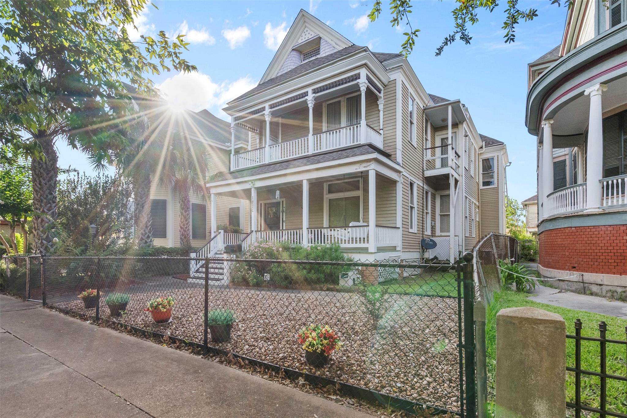 1820 Winnie St, Galveston, TX 77550