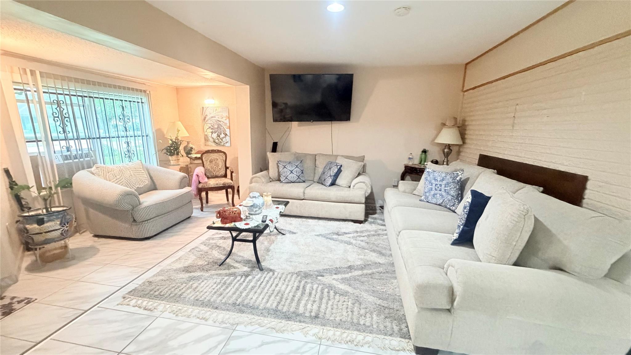 4930 Teton St, Houston, TX 77033 photo