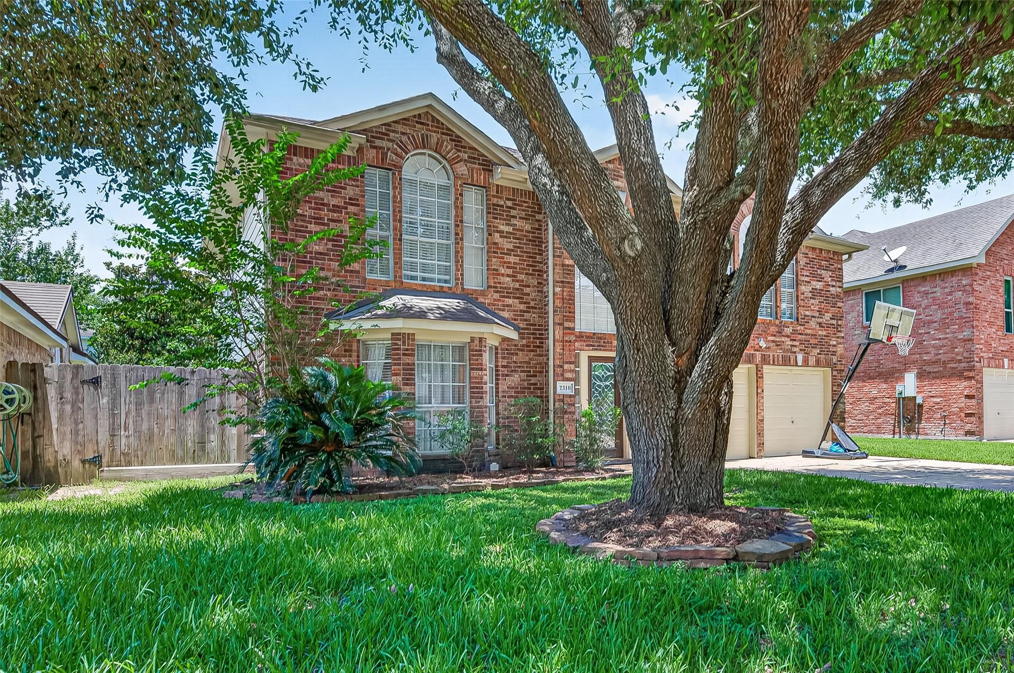 2310 Glendavon Ln, Katy, TX 77450 photo