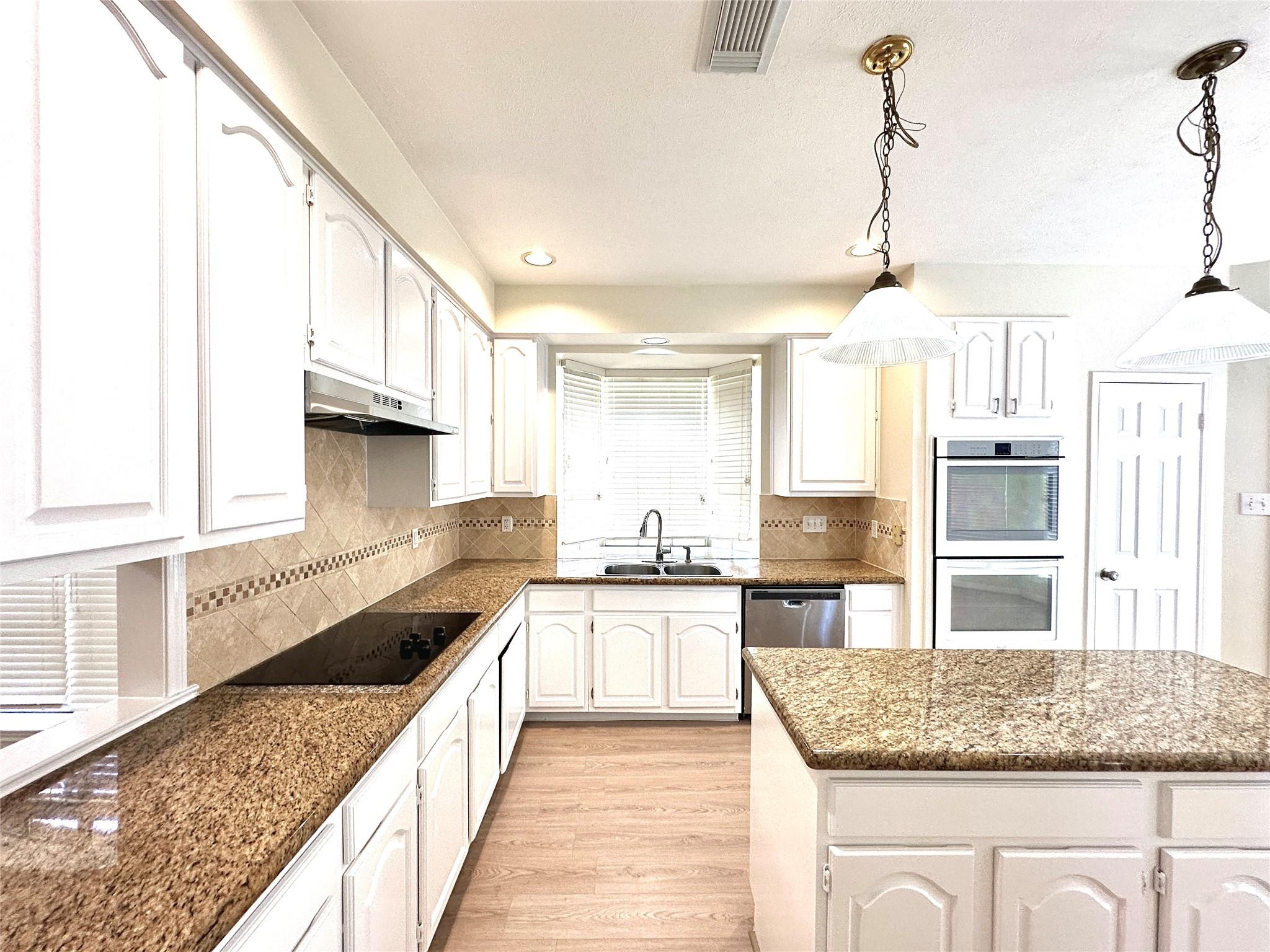 3302 Richland Dr, Sugar Land, TX 77478 photo