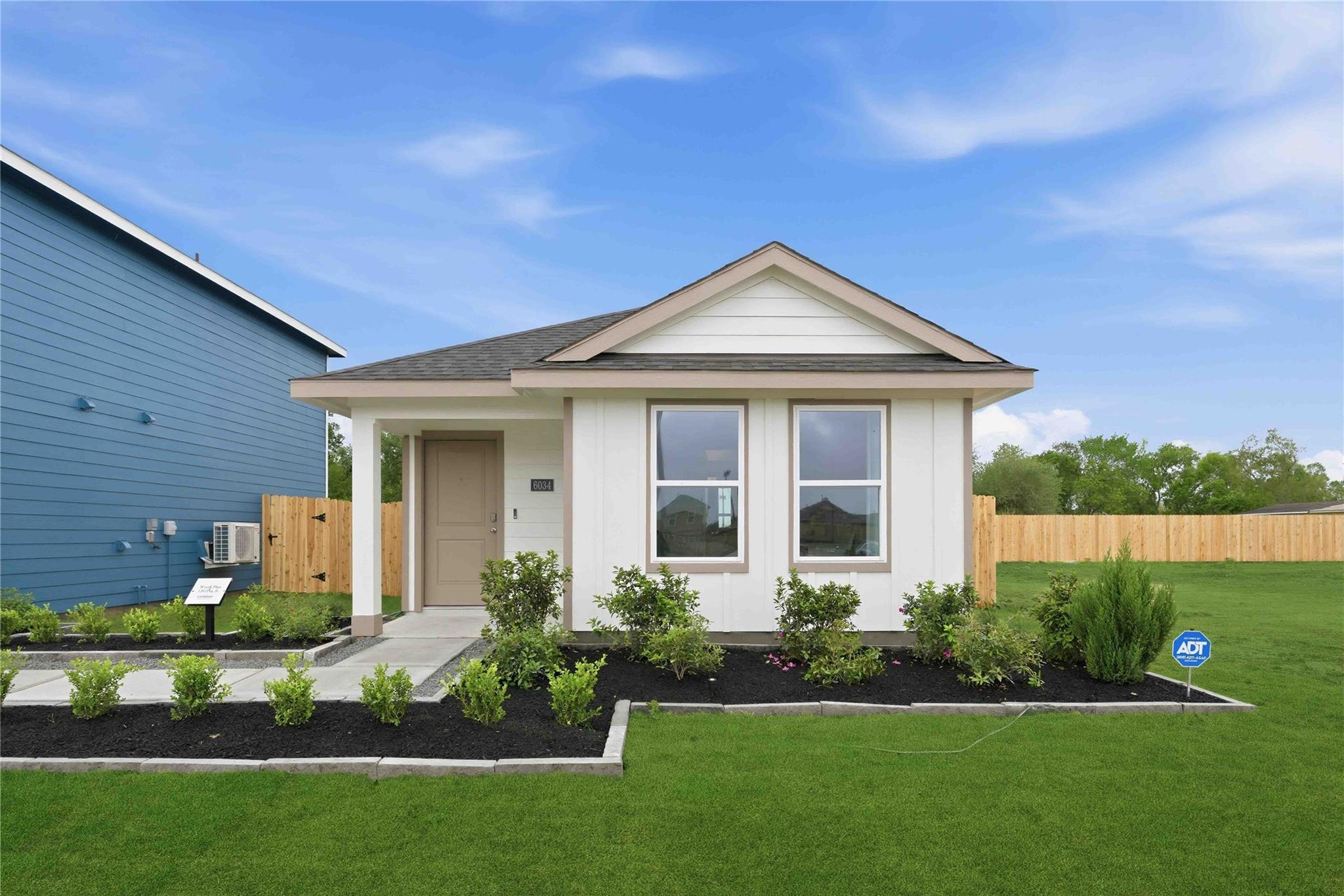 6013 Pineapple St, Houston, TX 77048