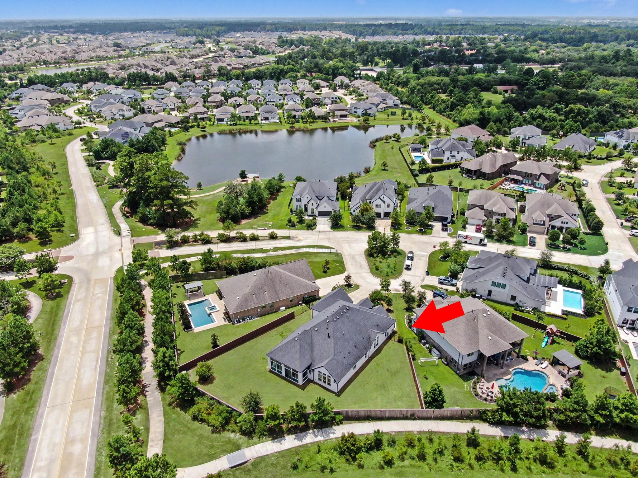 10 Venetia Grove Dr, Tomball, TX 77375 photo