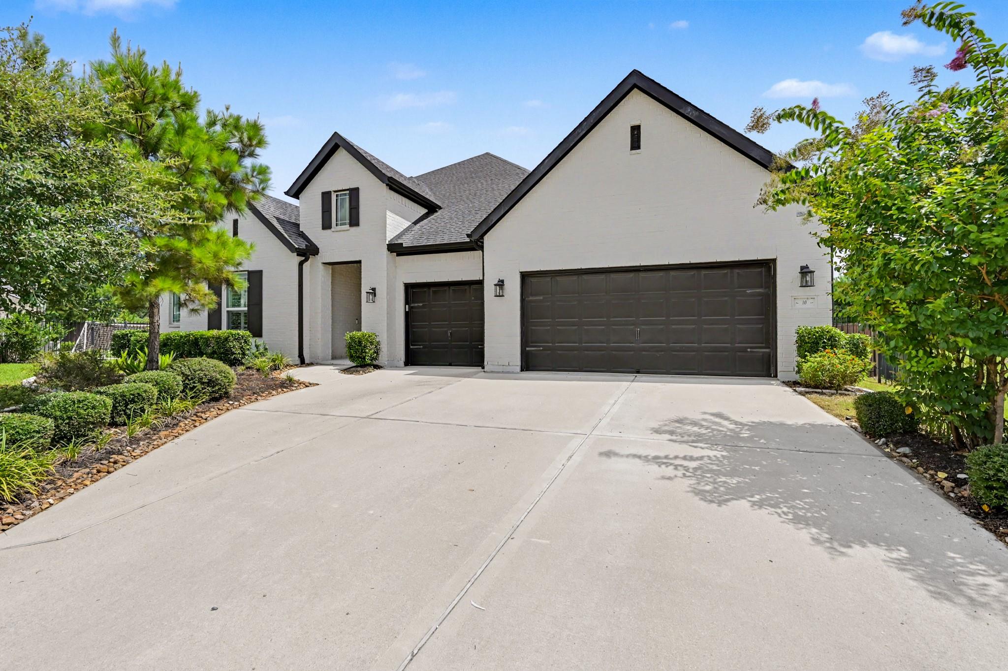 10 Venetia Grove Dr, Tomball, TX 77375 photo