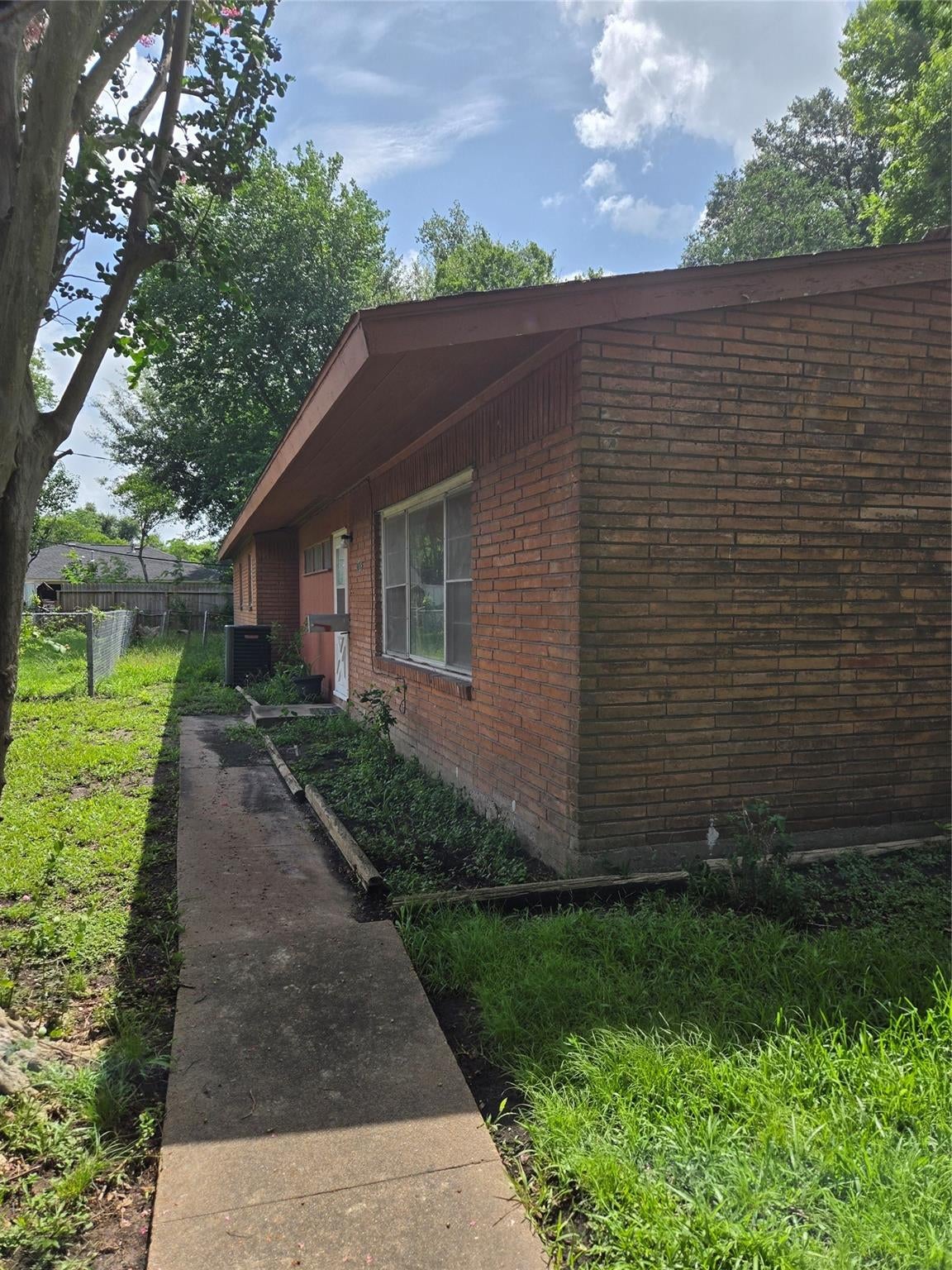 5759 Winding Creek Way, Houston, TX 77017 photo