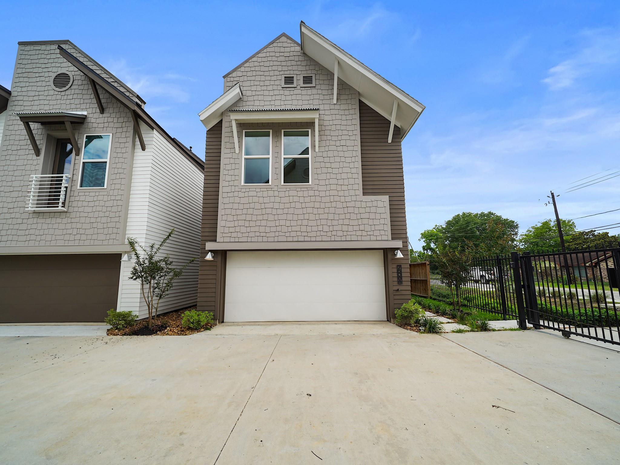 7504 Carver Rd, Houston, TX 77088