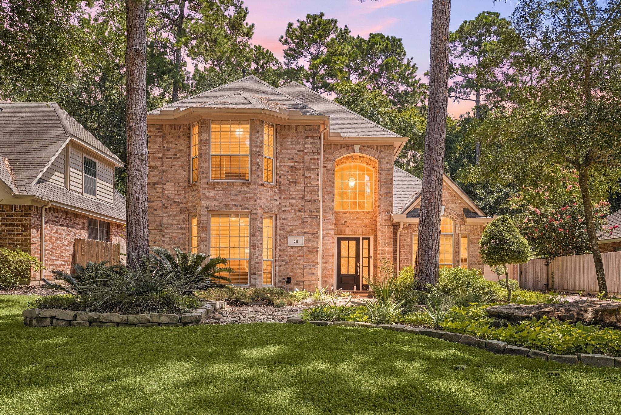 26 Cinnamon Teal Pl, The Woodlands, TX 77382