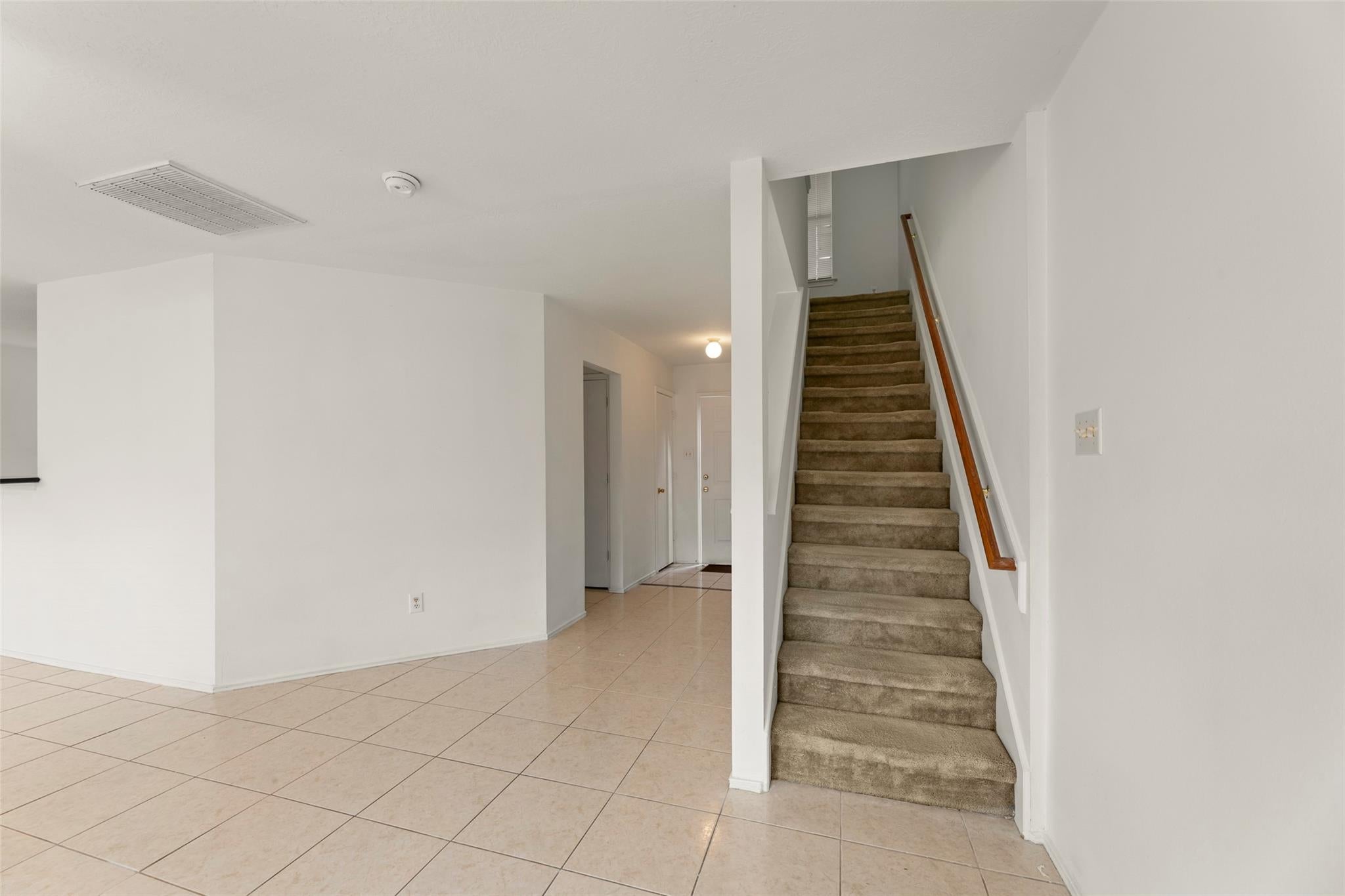 8226 Gold Tee Dr, Houston, TX 77036 photo