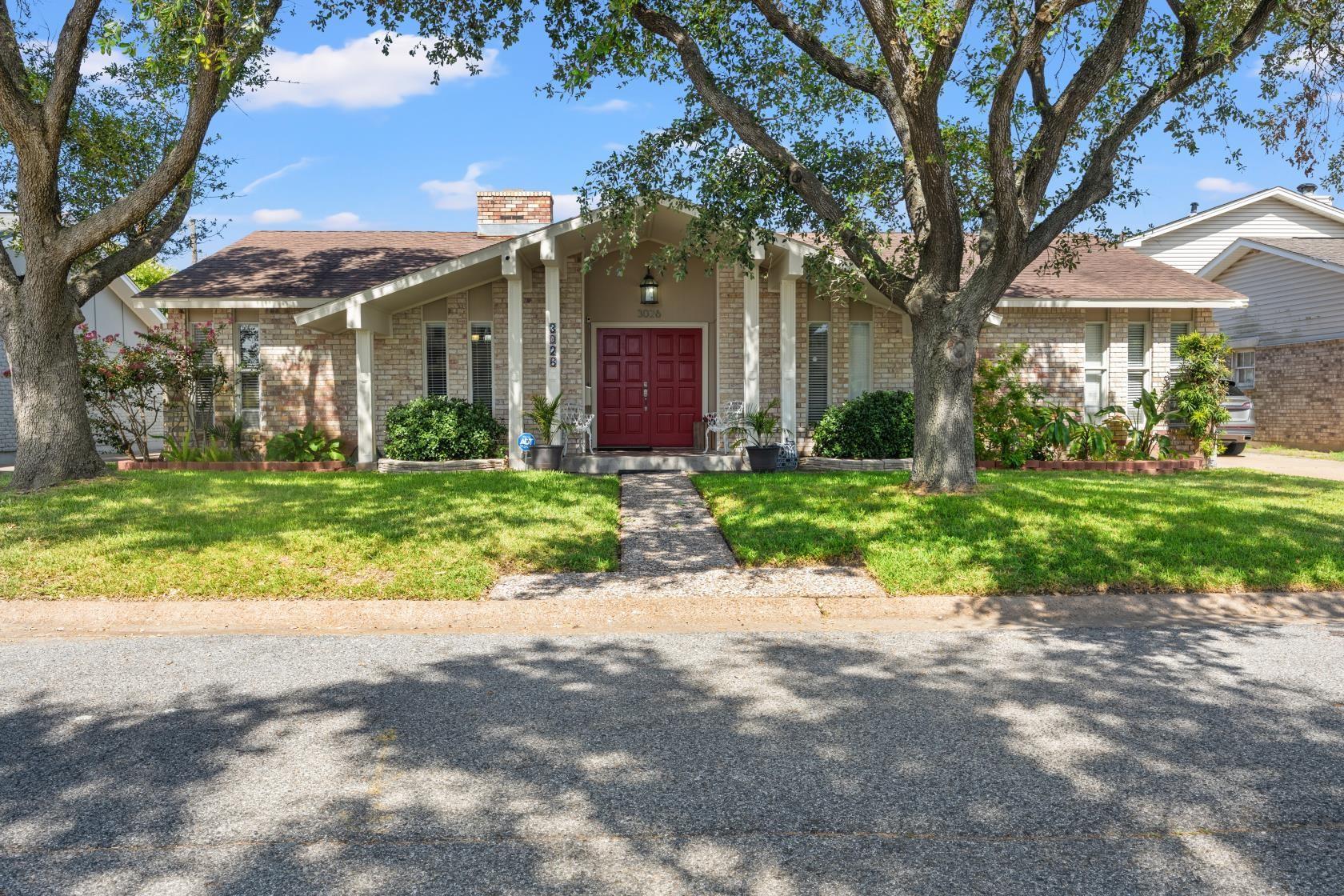 3026 Beluche Drive Dr, Galveston, TX 77551