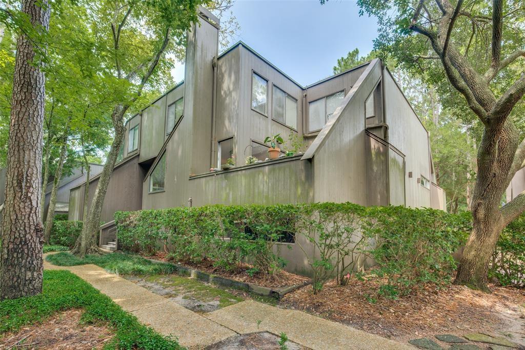 49 Litchfield Ln, Houston, TX 77024 photo