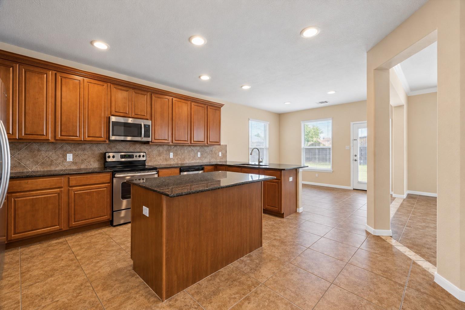 13703 Hudson Ct, Sugar Land, TX 77498 photo