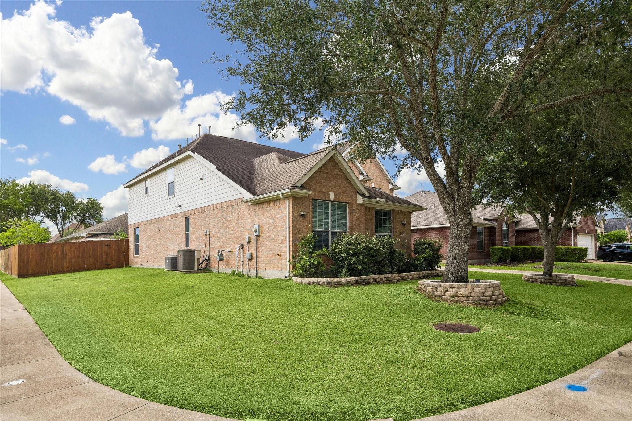 13703 Hudson Ct, Sugar Land, TX 77498 photo
