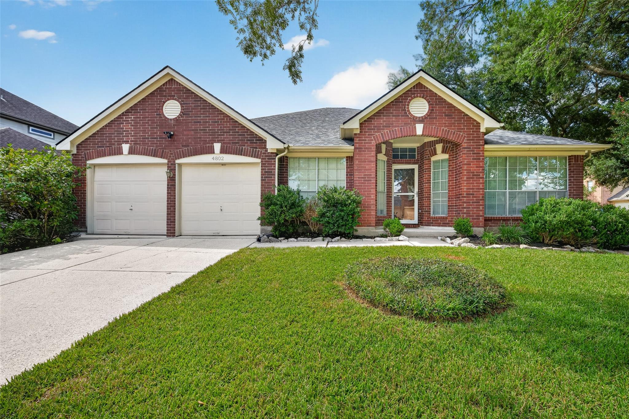 4802 Widerop Ln, Friendswood, TX 77546