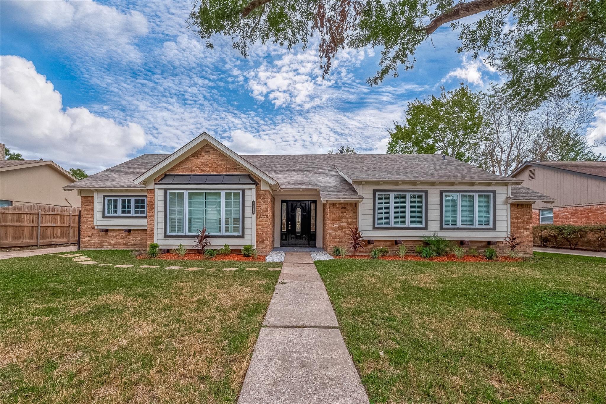 5622 Valkeith Dr, Houston, TX 77096