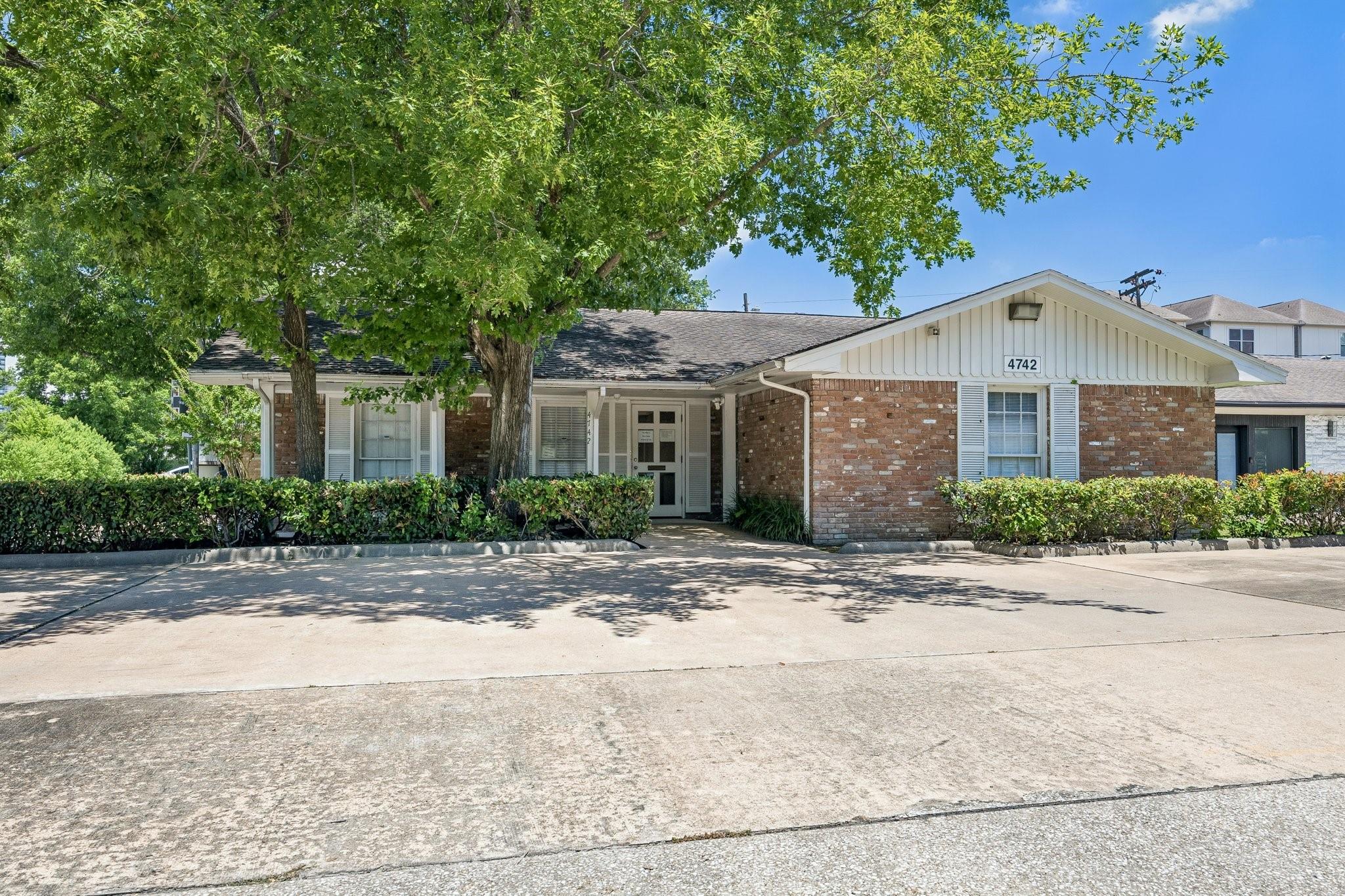 4742 Alabama St, Houston, TX 77027