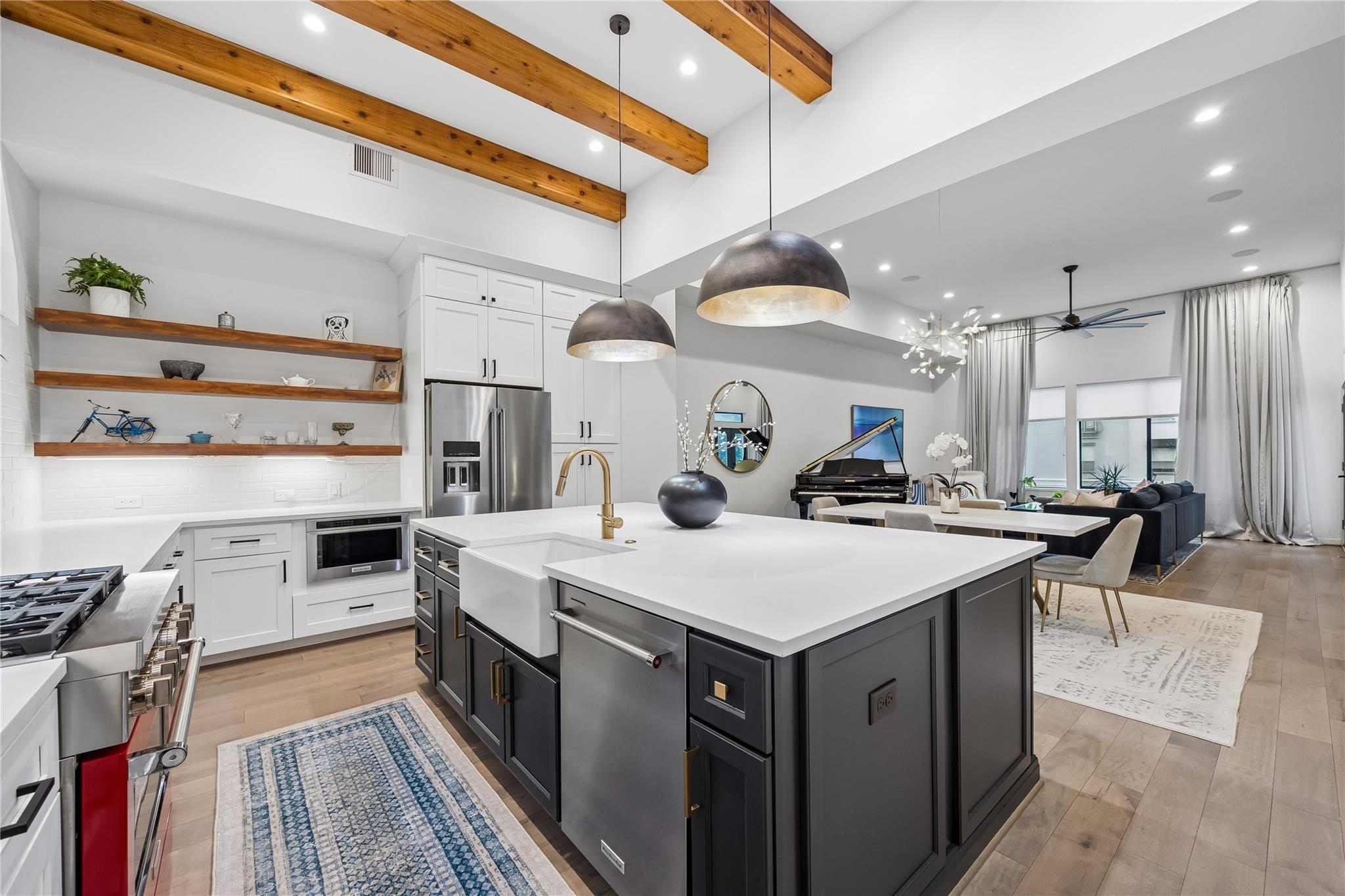 513 Memorial Heights Dr, Houston, TX 77007