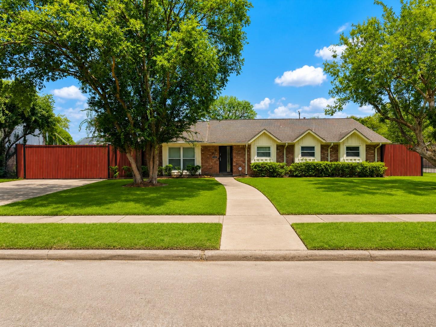 7718 Hiawatha Dr, Houston, TX 77036 photo