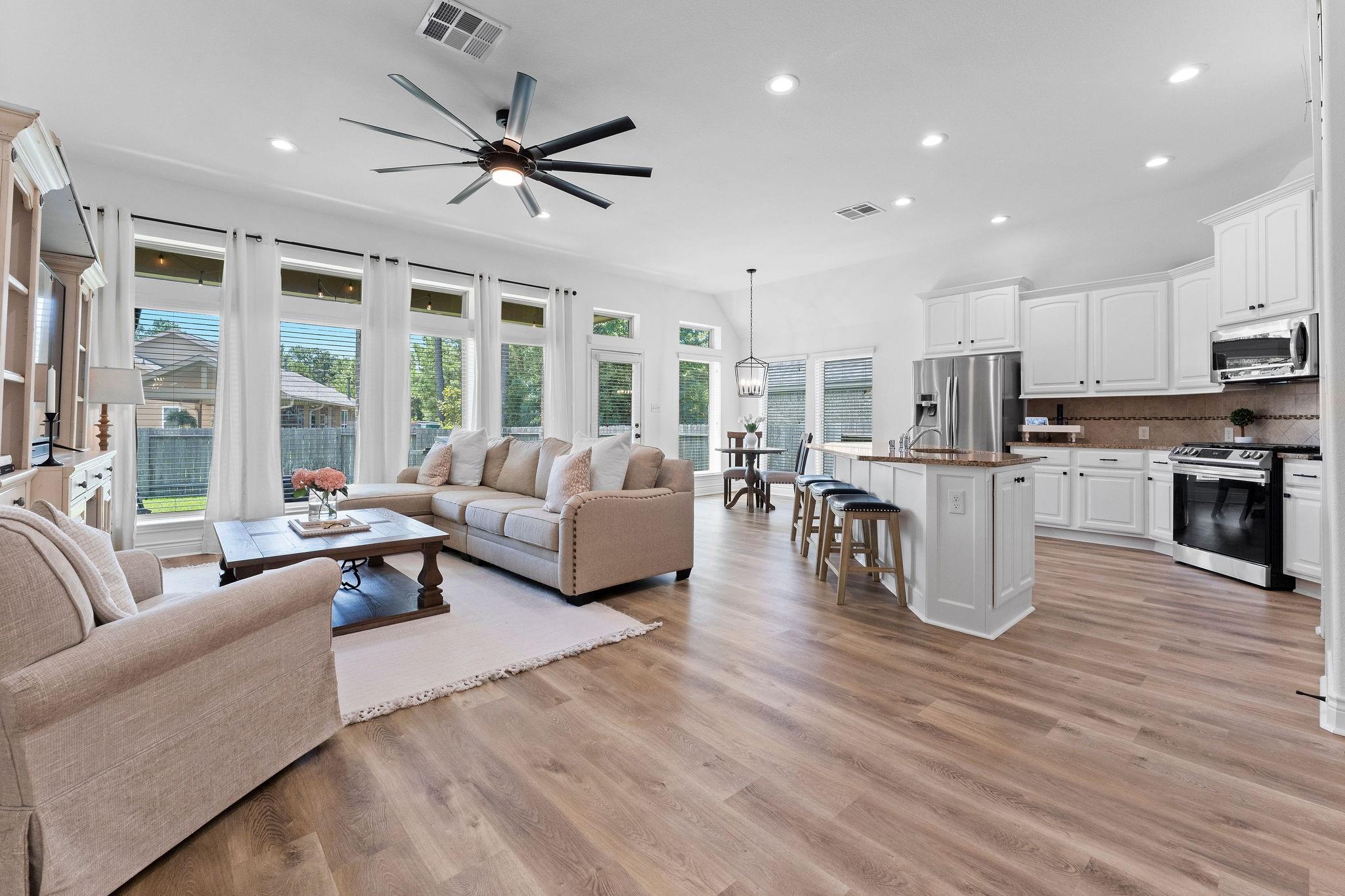 239 Forest Peak Way, Montgomery, TX 77316 photo