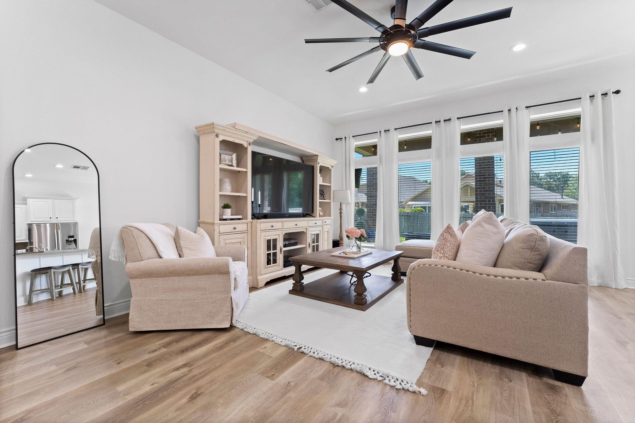 239 Forest Peak Way, Montgomery, TX 77316 photo