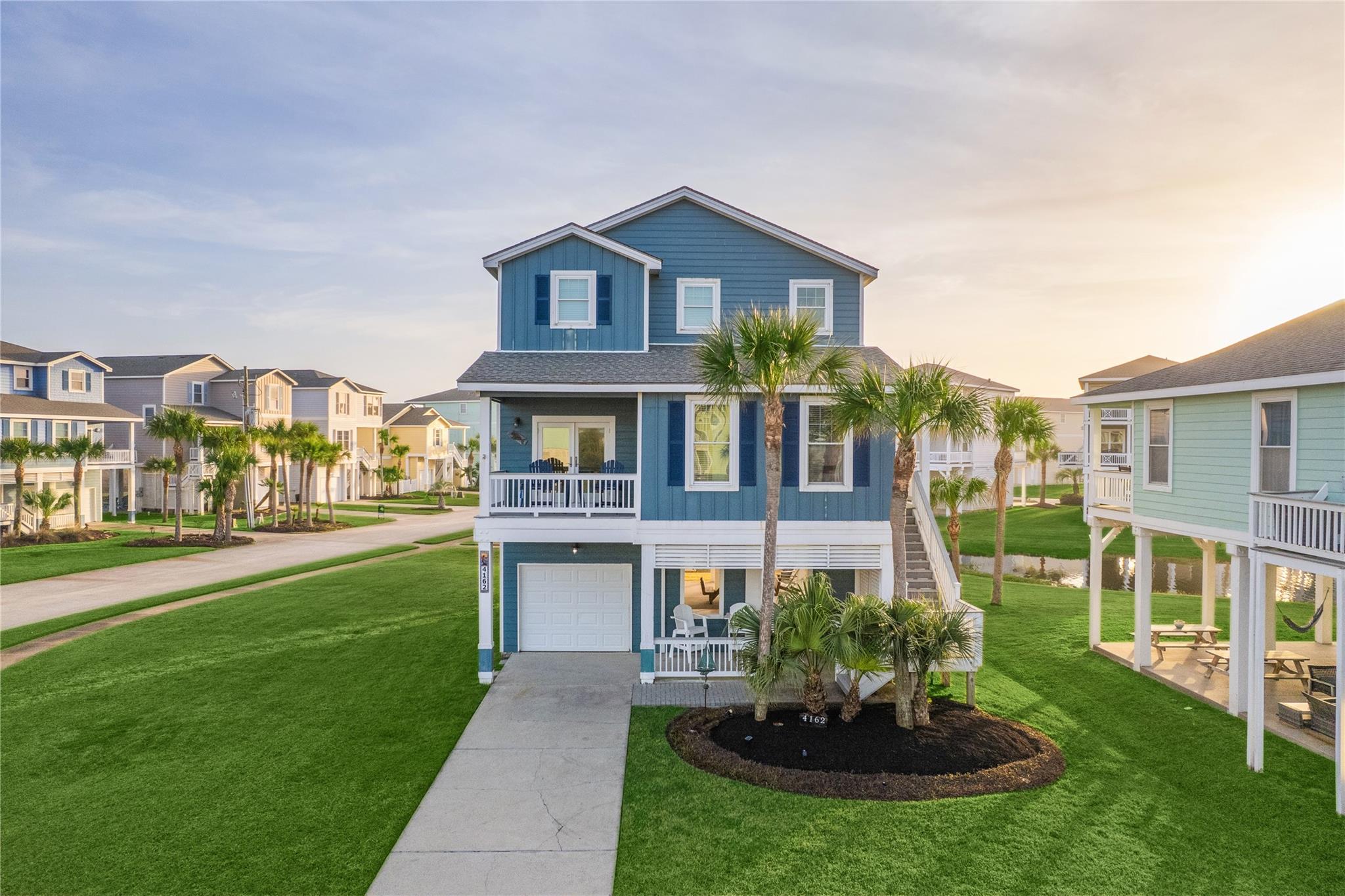 4162 Green Heron Dr, Galveston, TX 77554