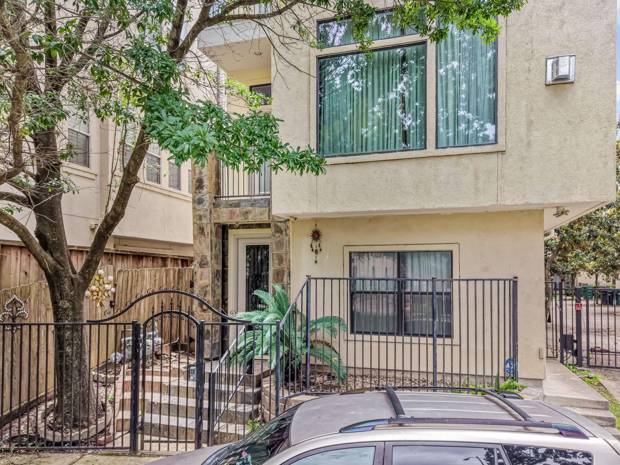 1914 Woodbury St, Houston, TX 77030