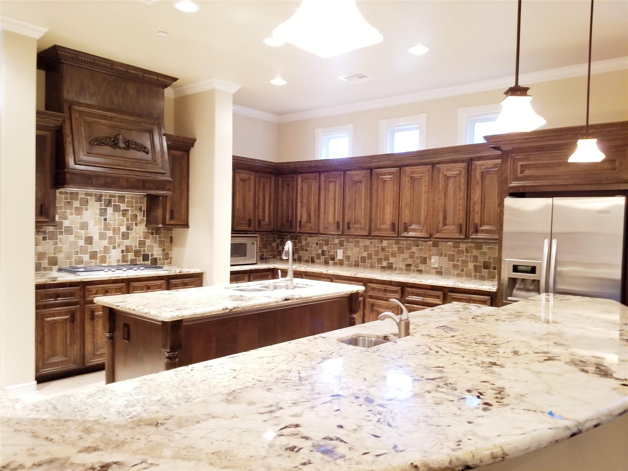 5809 Newcastle St, Bellaire, TX 77401 photo