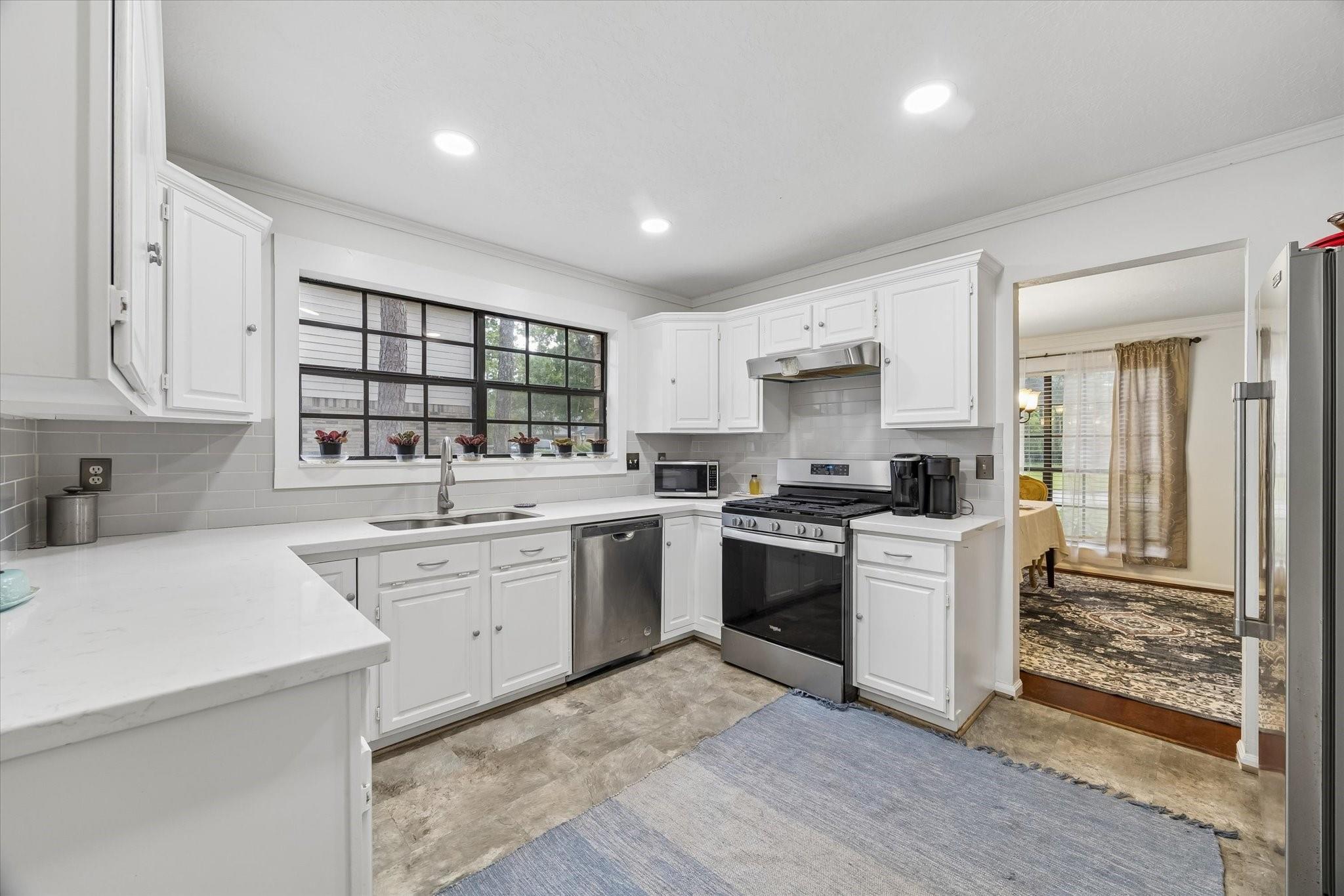 96 Eagle Rock Cir, The Woodlands, TX 77381