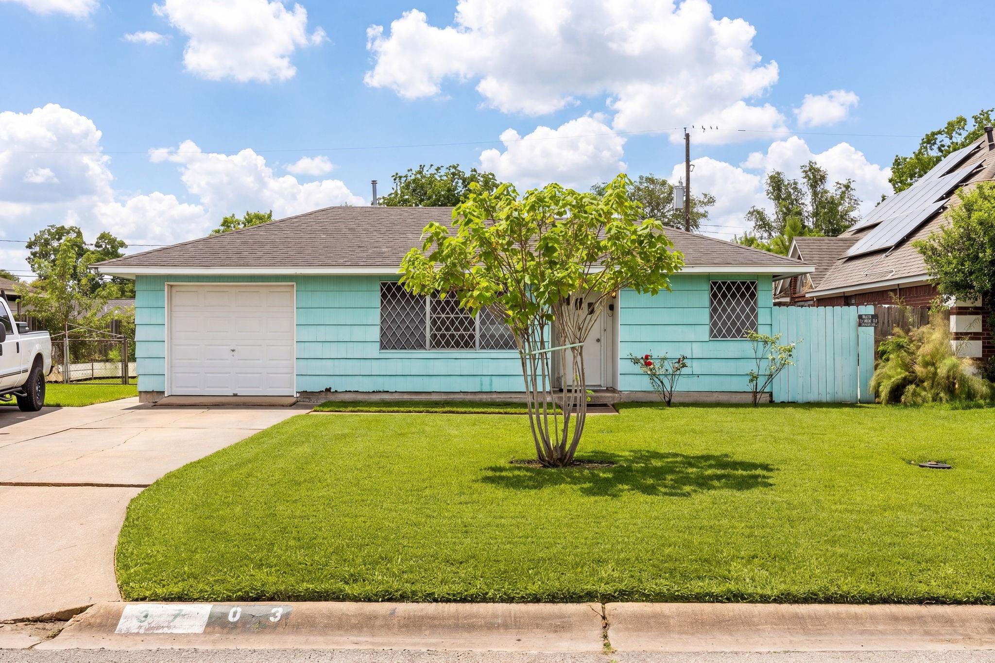3703 Tanglebriar Dr, Pasadena, TX 77503 photo